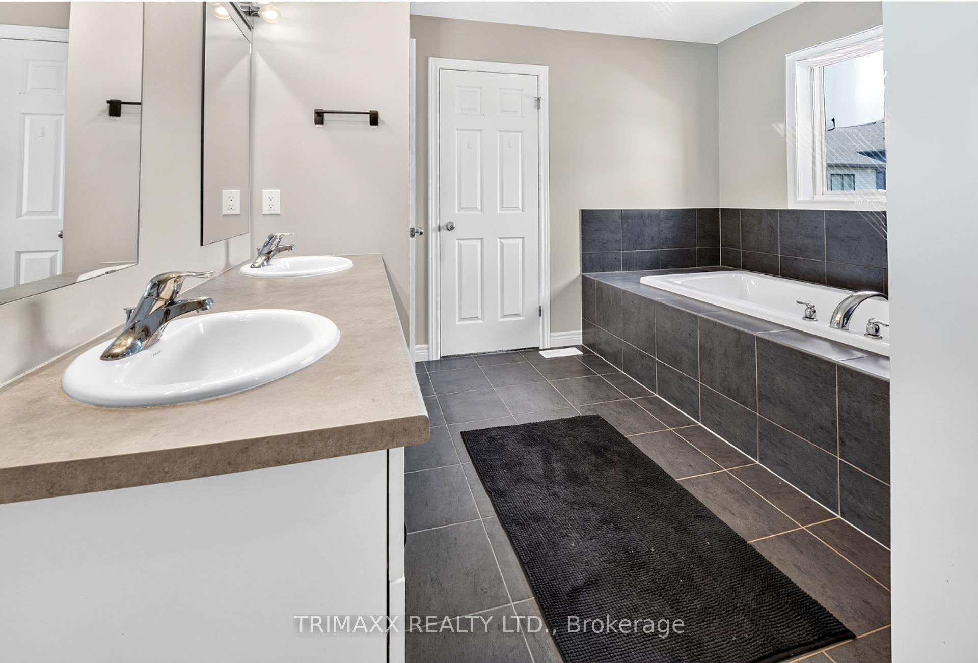 Photo 19 of 104 Tartan Avenue, Kitchener, Huron Park — HOMEH