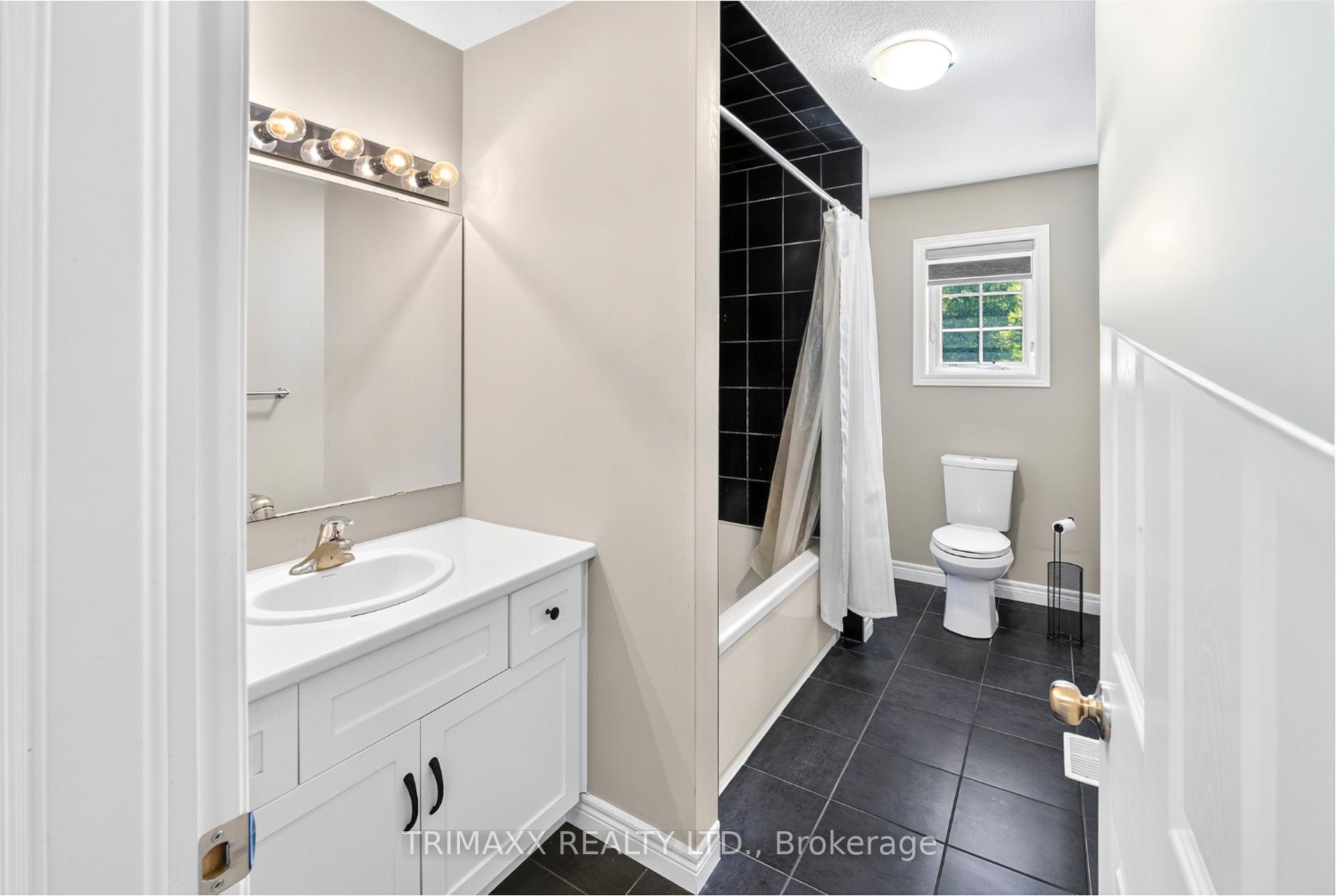 Photo 21 of 104 Tartan Avenue, Kitchener, Huron Park — HOMEH