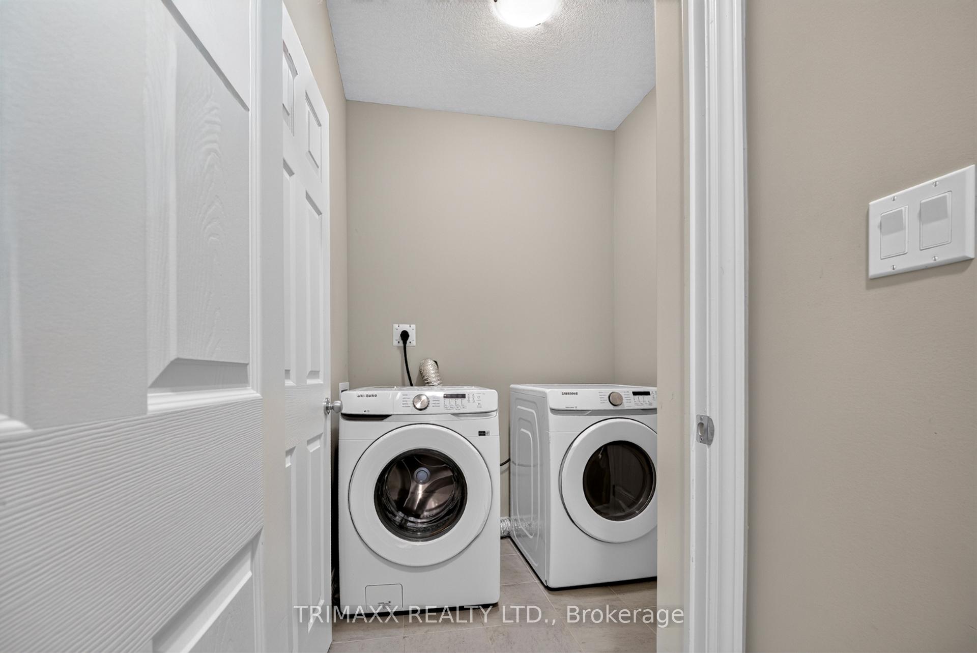 Photo 35 of 104 Tartan Avenue, Kitchener, Huron Park — HOMEH