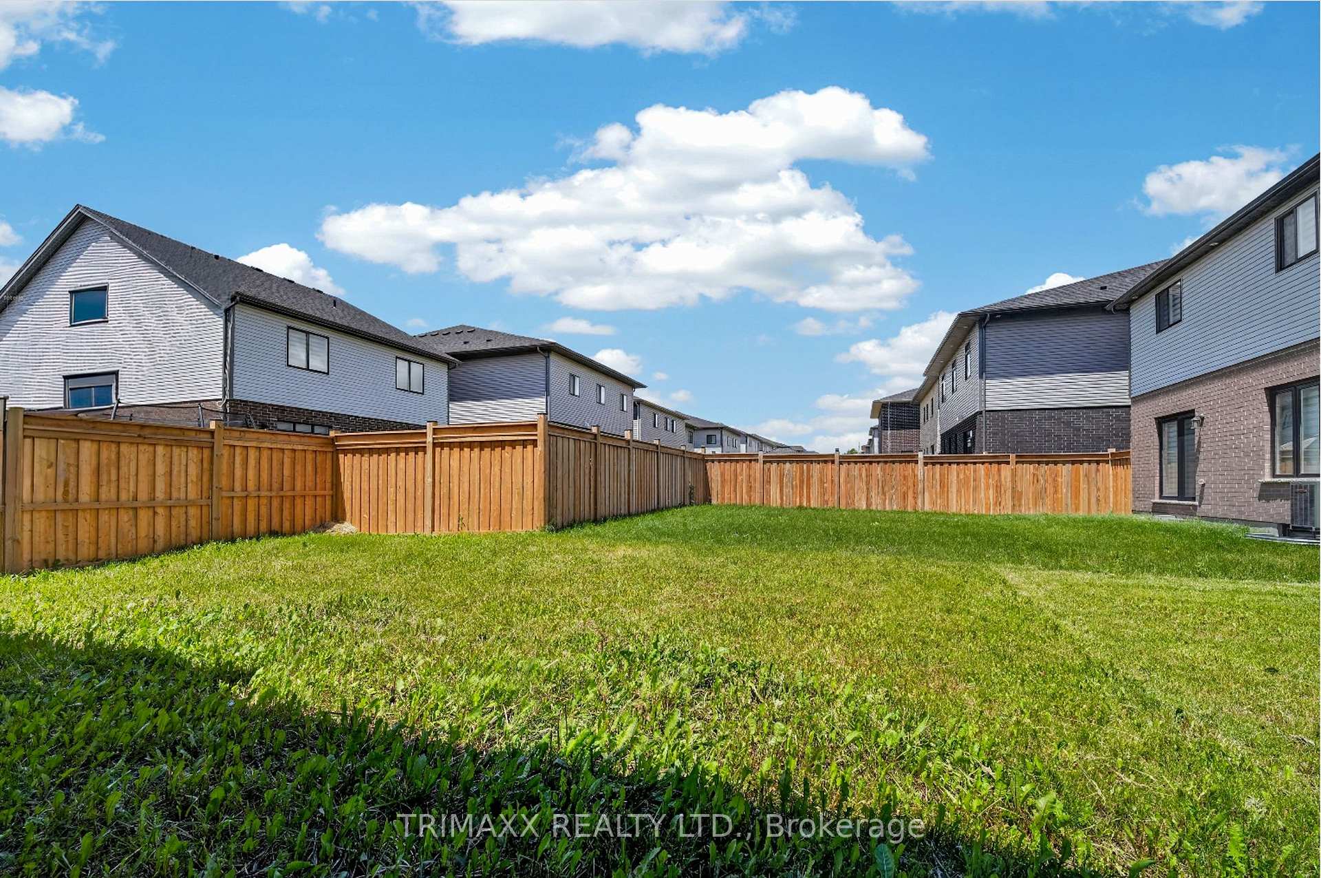 Photo 38 of 104 Tartan Avenue, Kitchener, Huron Park — HOMEH