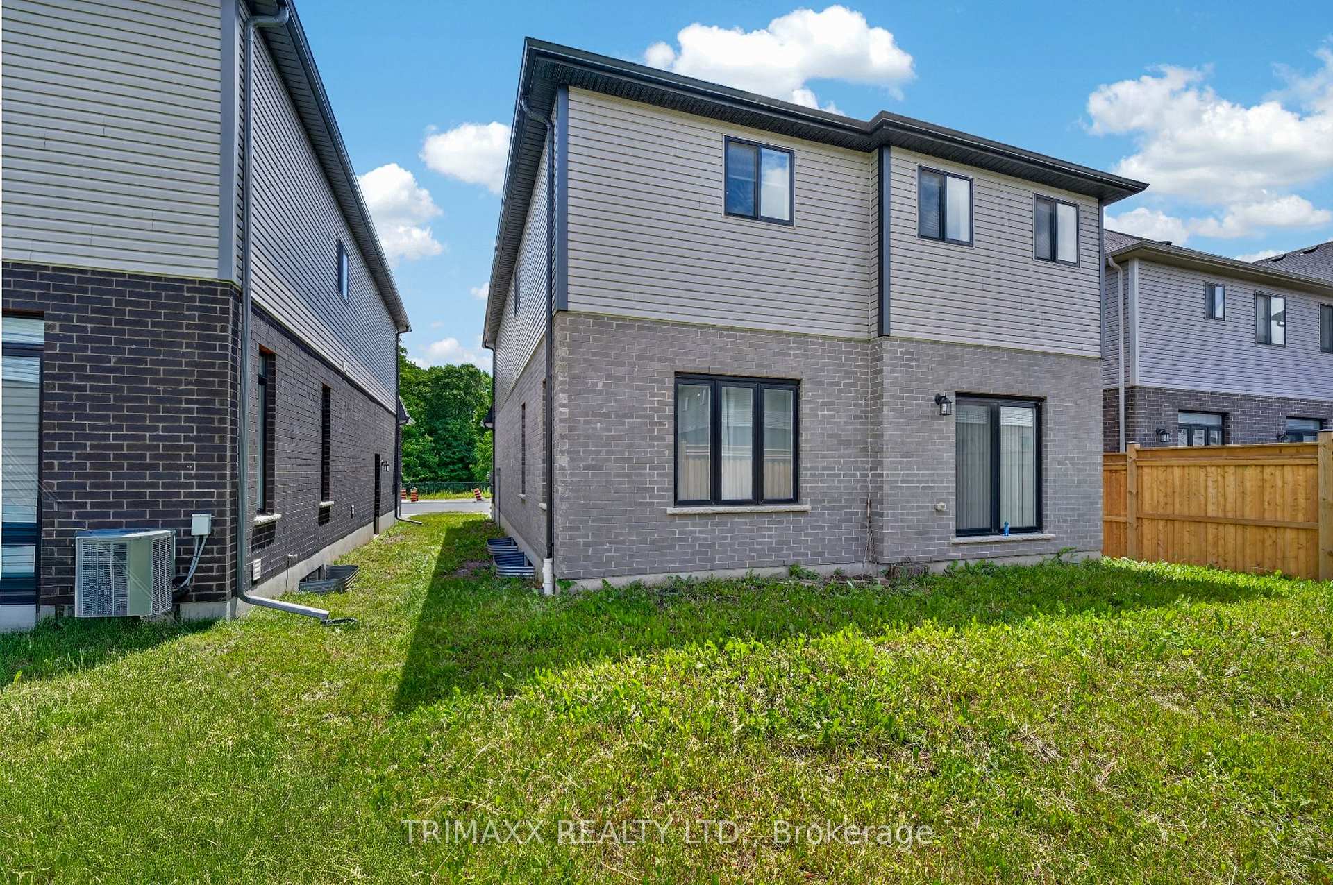 Photo 39 of 104 Tartan Avenue, Kitchener, Huron Park — HOMEH