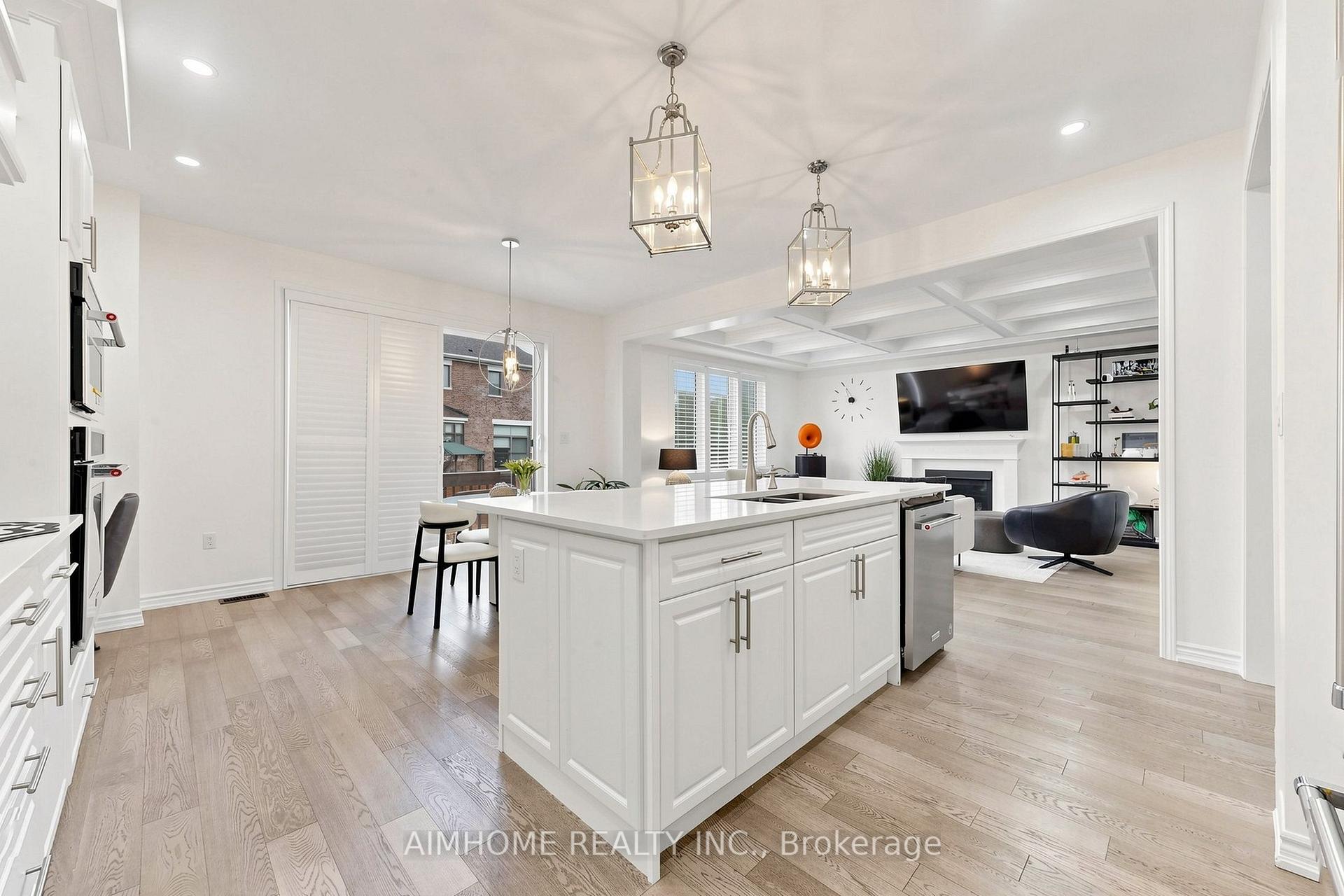 Photo 9 of 48 Pierre Berton Boulevard, Vaughan, Kleinburg — HOMEH
