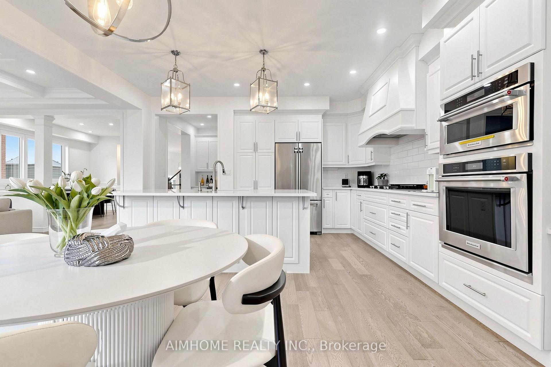 Photo 10 of 48 Pierre Berton Boulevard, Vaughan, Kleinburg — HOMEH