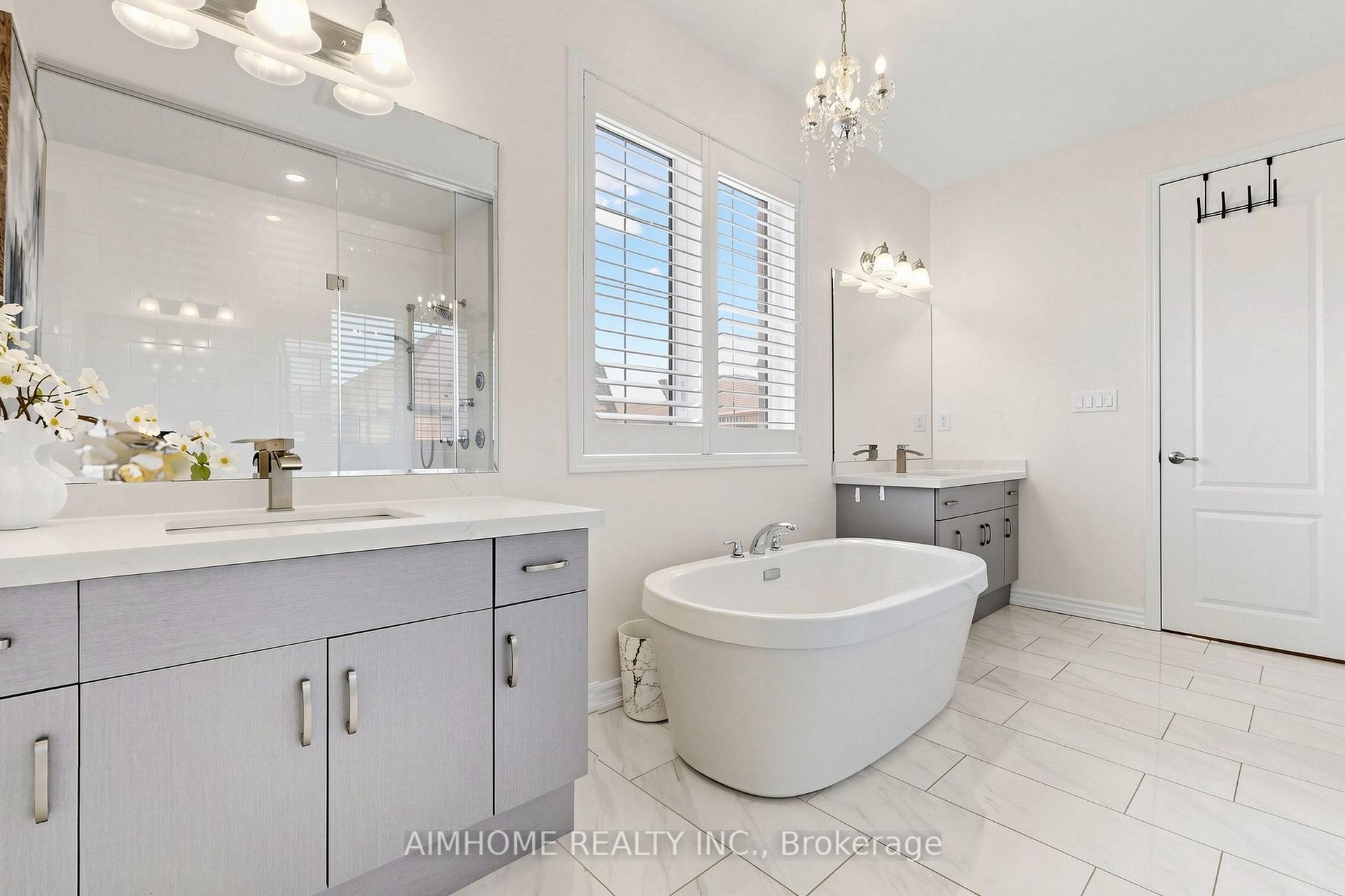 Photo 22 of 48 Pierre Berton Boulevard, Vaughan, Kleinburg — HOMEH