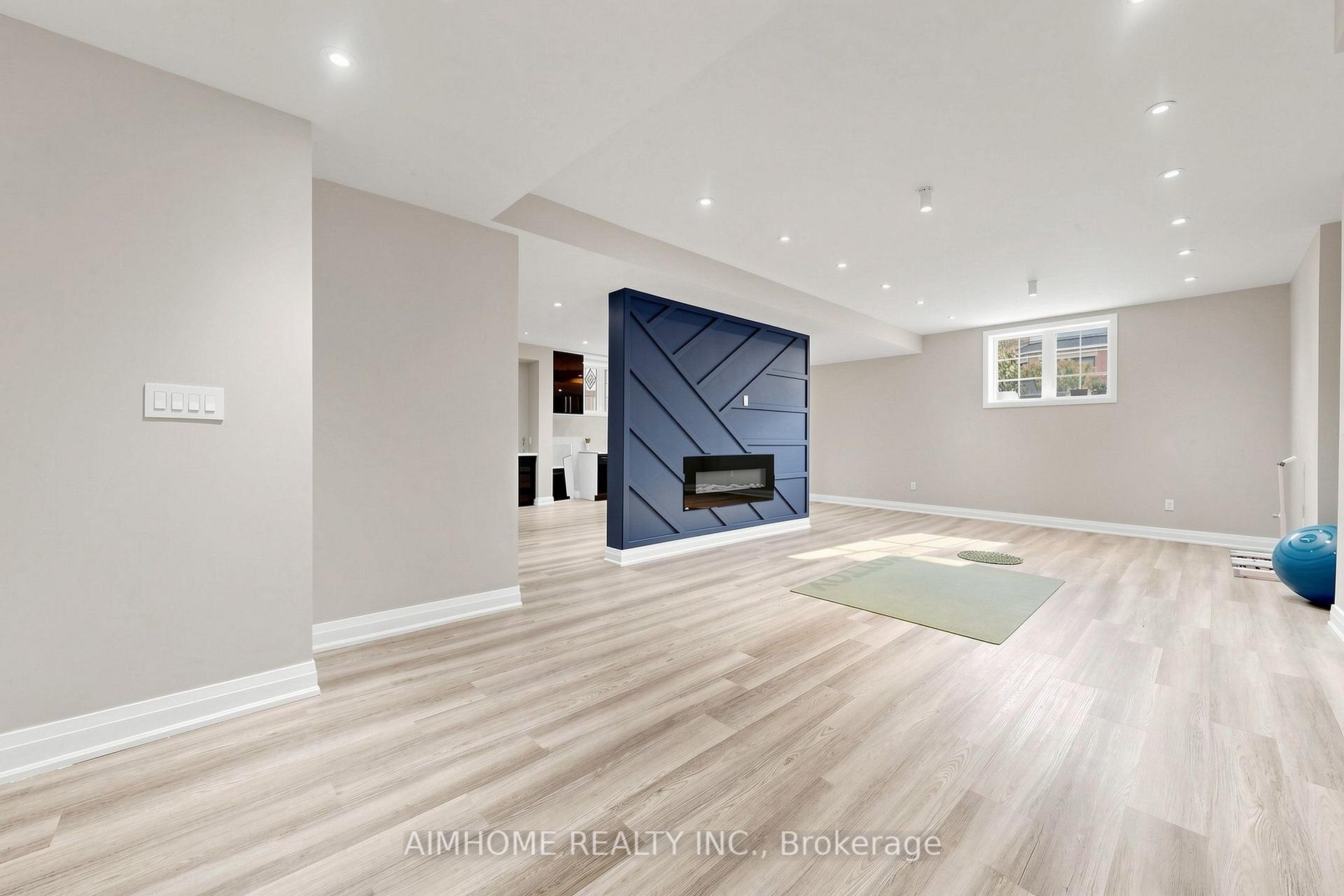 Photo 34 of 48 Pierre Berton Boulevard, Vaughan, Kleinburg — HOMEH