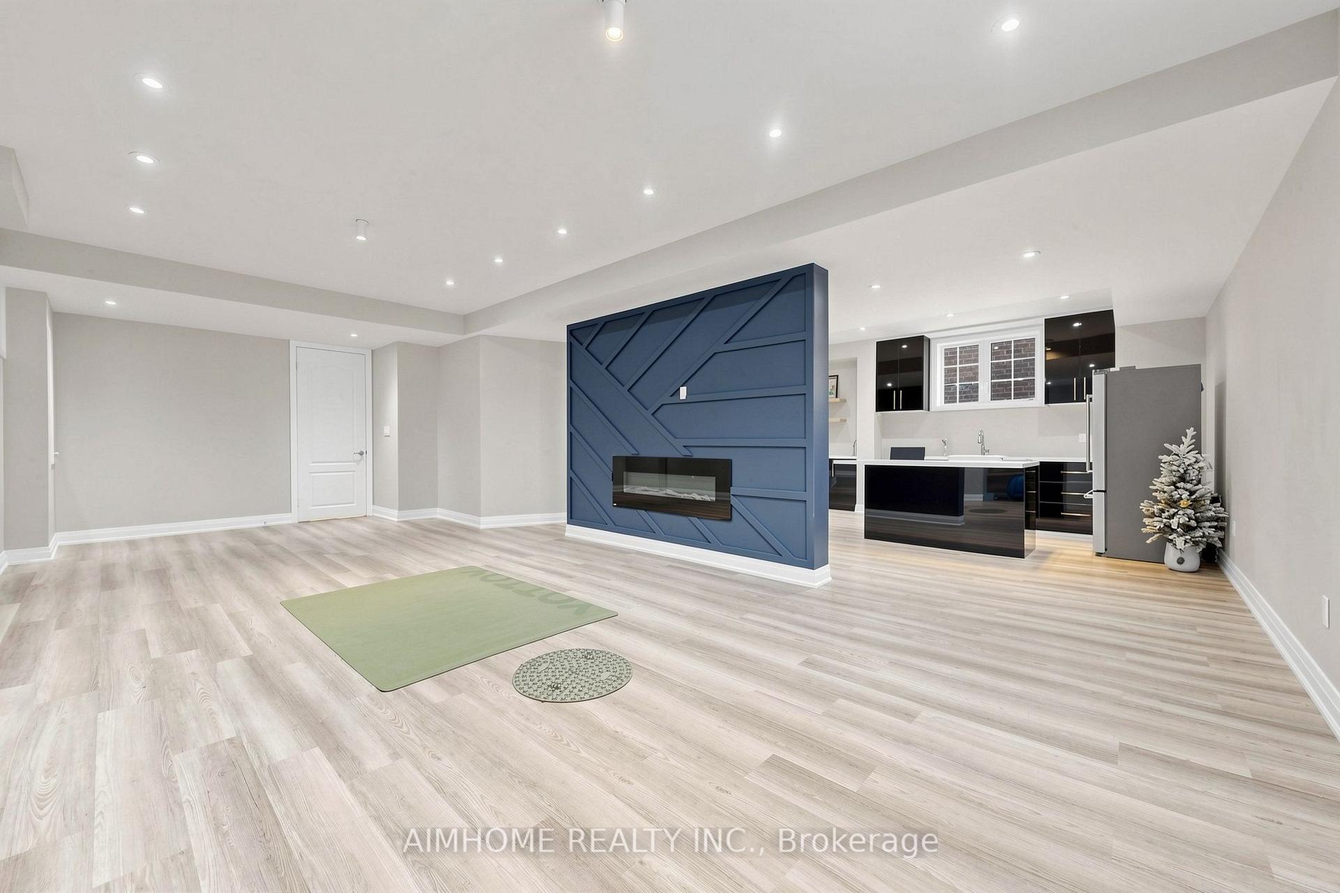 Photo 35 of 48 Pierre Berton Boulevard, Vaughan, Kleinburg — HOMEH