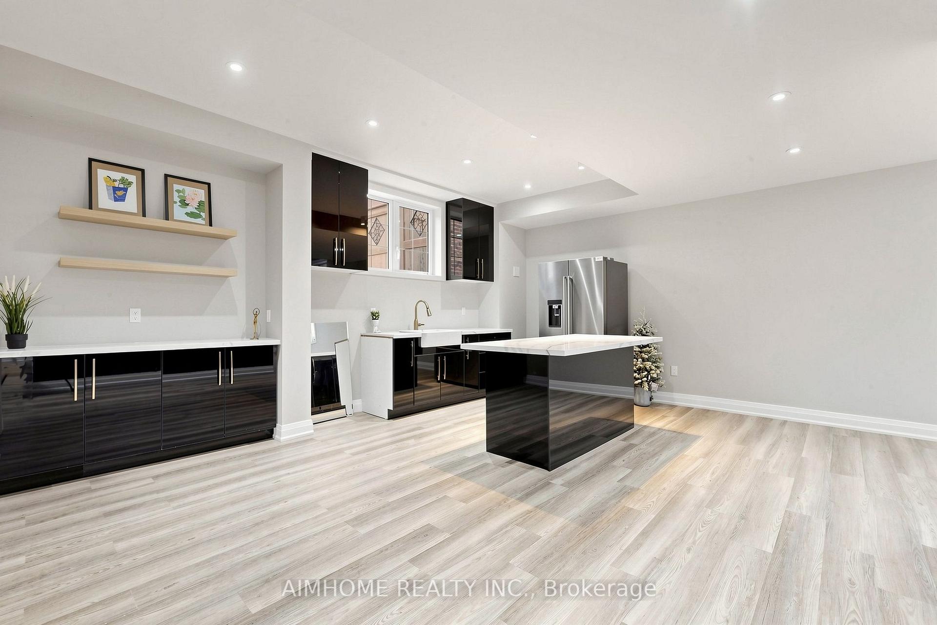 Photo 37 of 48 Pierre Berton Boulevard, Vaughan, Kleinburg — HOMEH