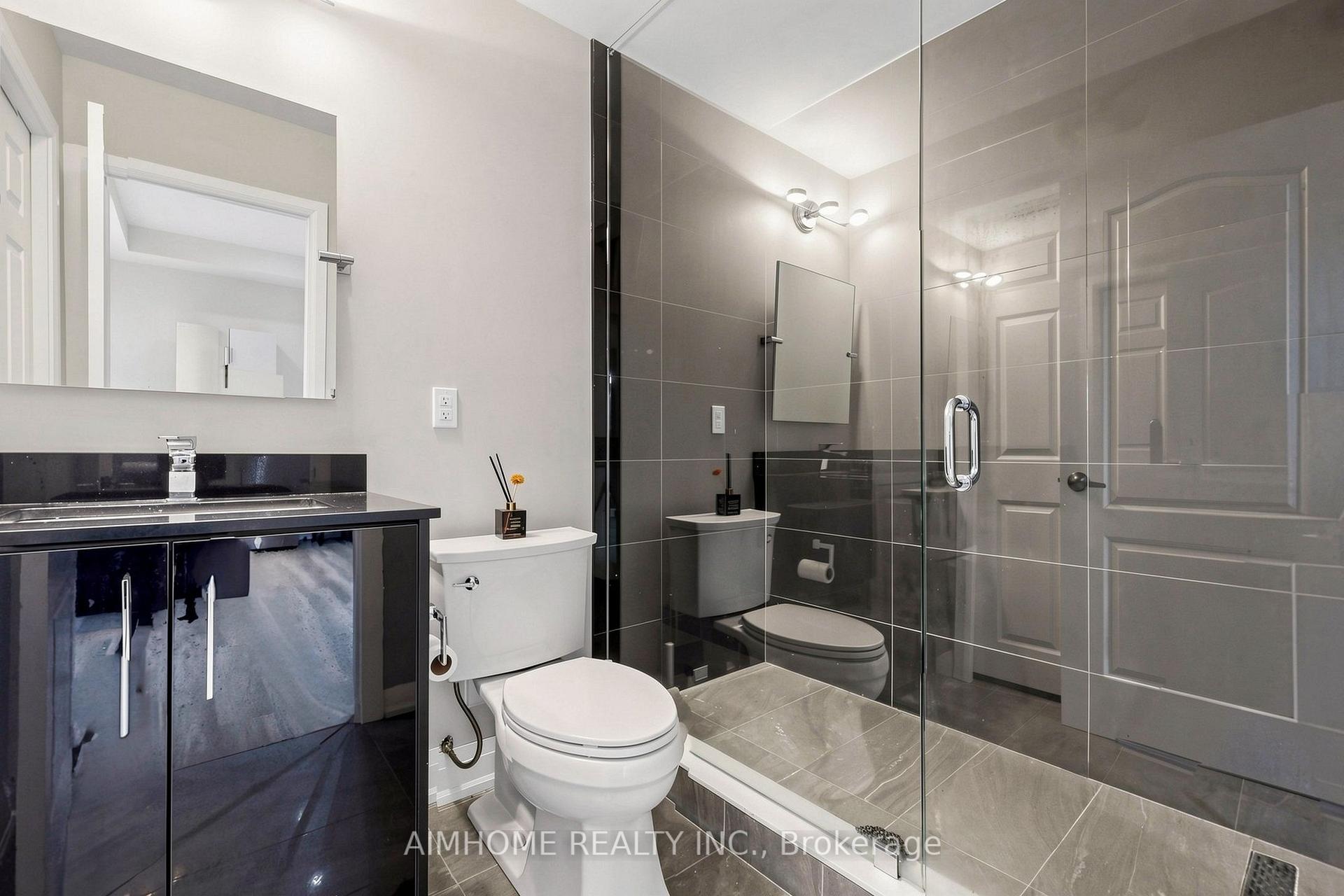 Photo 38 of 48 Pierre Berton Boulevard, Vaughan, Kleinburg — HOMEH