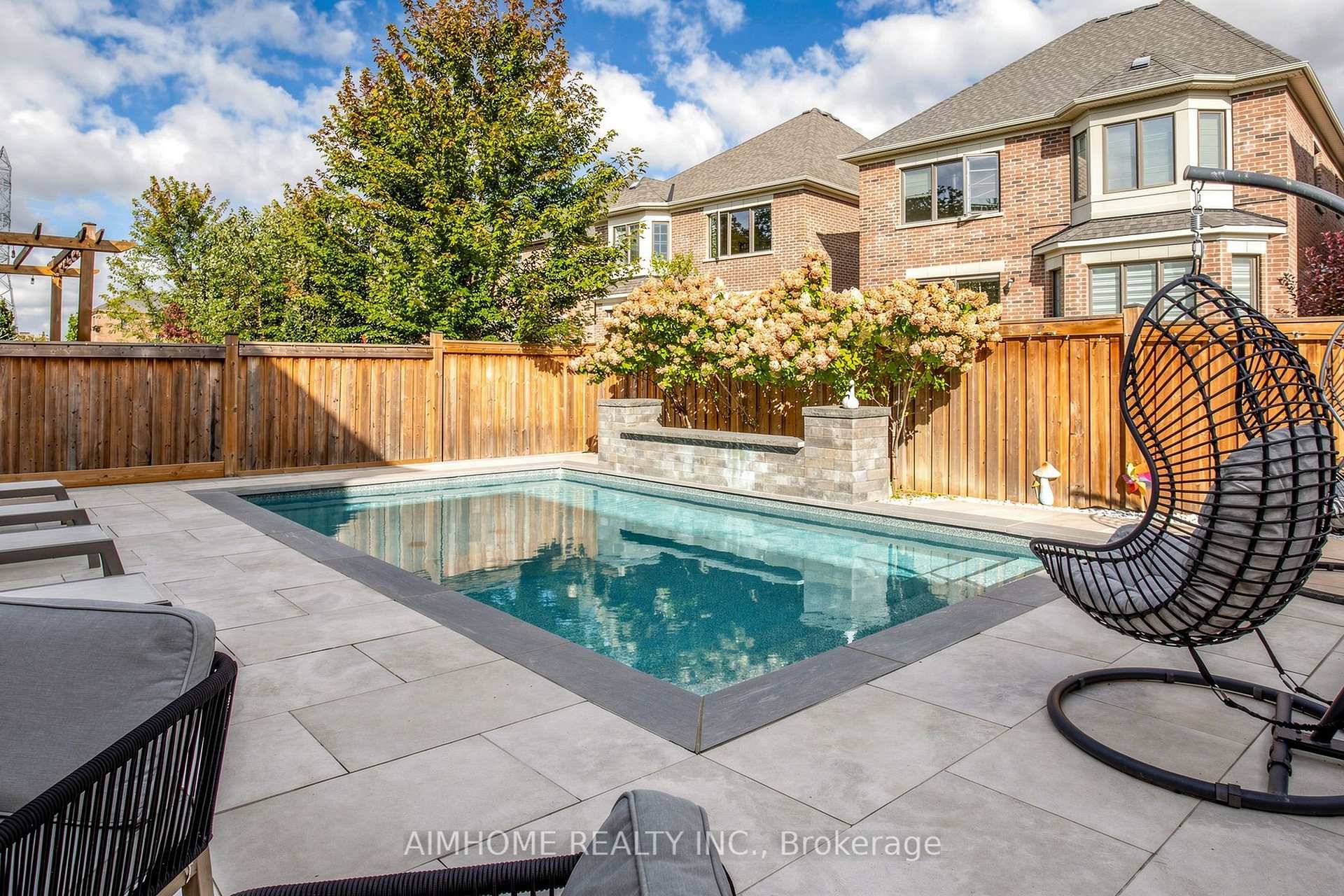 Photo 43 of 48 Pierre Berton Boulevard, Vaughan, Kleinburg — HOMEH