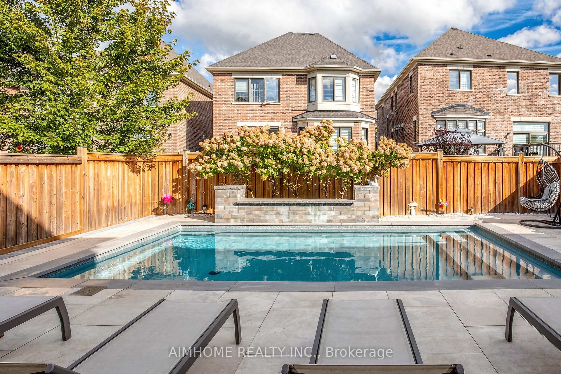 Photo 44 of 48 Pierre Berton Boulevard, Vaughan, Kleinburg — HOMEH