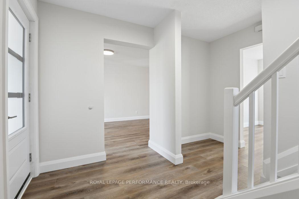 Photo 5 of 602 Brome Crescent, Ottawa, Fallingbrook/Ridgemount — HOMEH
