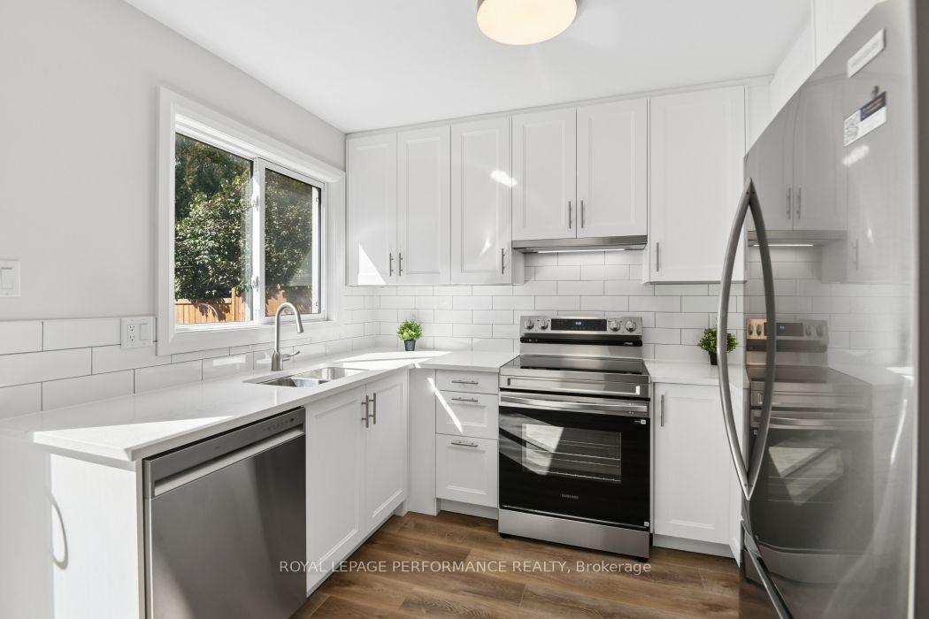 Photo 12 of 602 Brome Crescent, Ottawa, Fallingbrook/Ridgemount — HOMEH