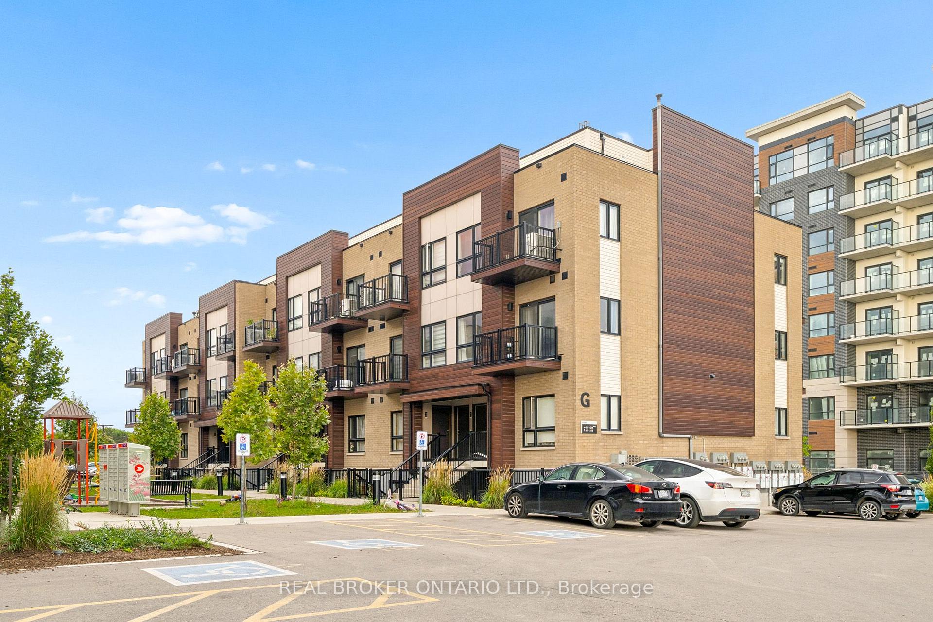 Photo 2 of Unit 1, 10 Palace Street, Kitchener, Laurentian Hills — HOMEH