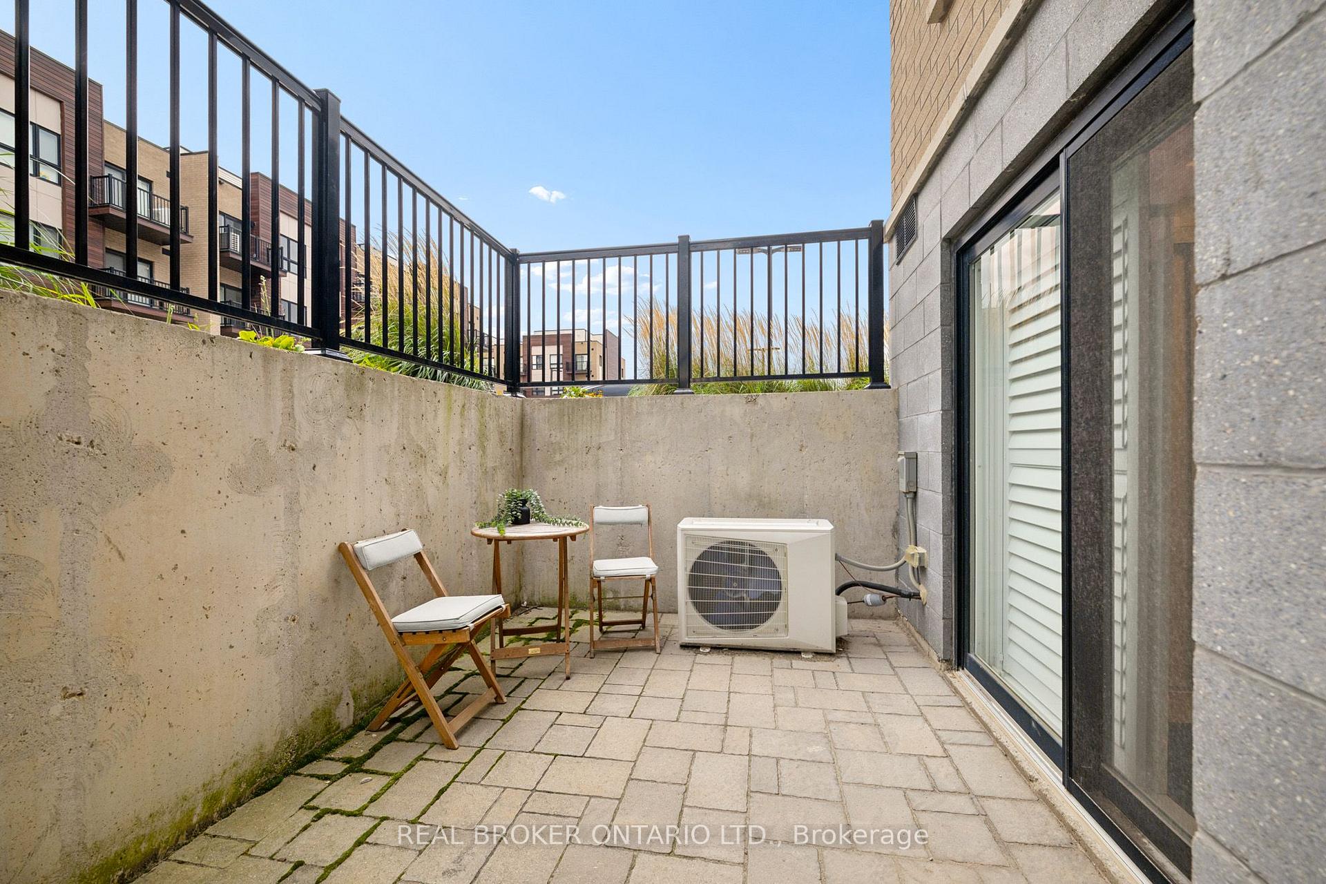 Photo 6 of Unit 1, 10 Palace Street, Kitchener, Laurentian Hills — HOMEH