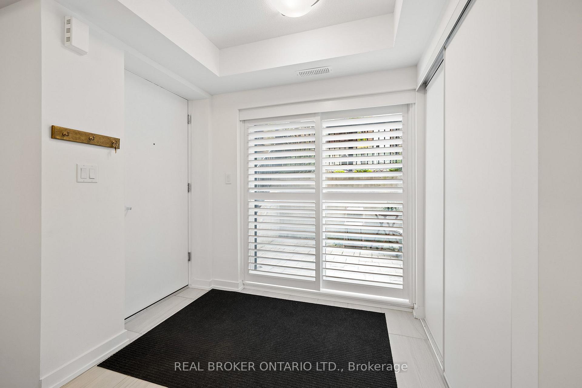 Photo 7 of Unit 1, 10 Palace Street, Kitchener, Laurentian Hills — HOMEH