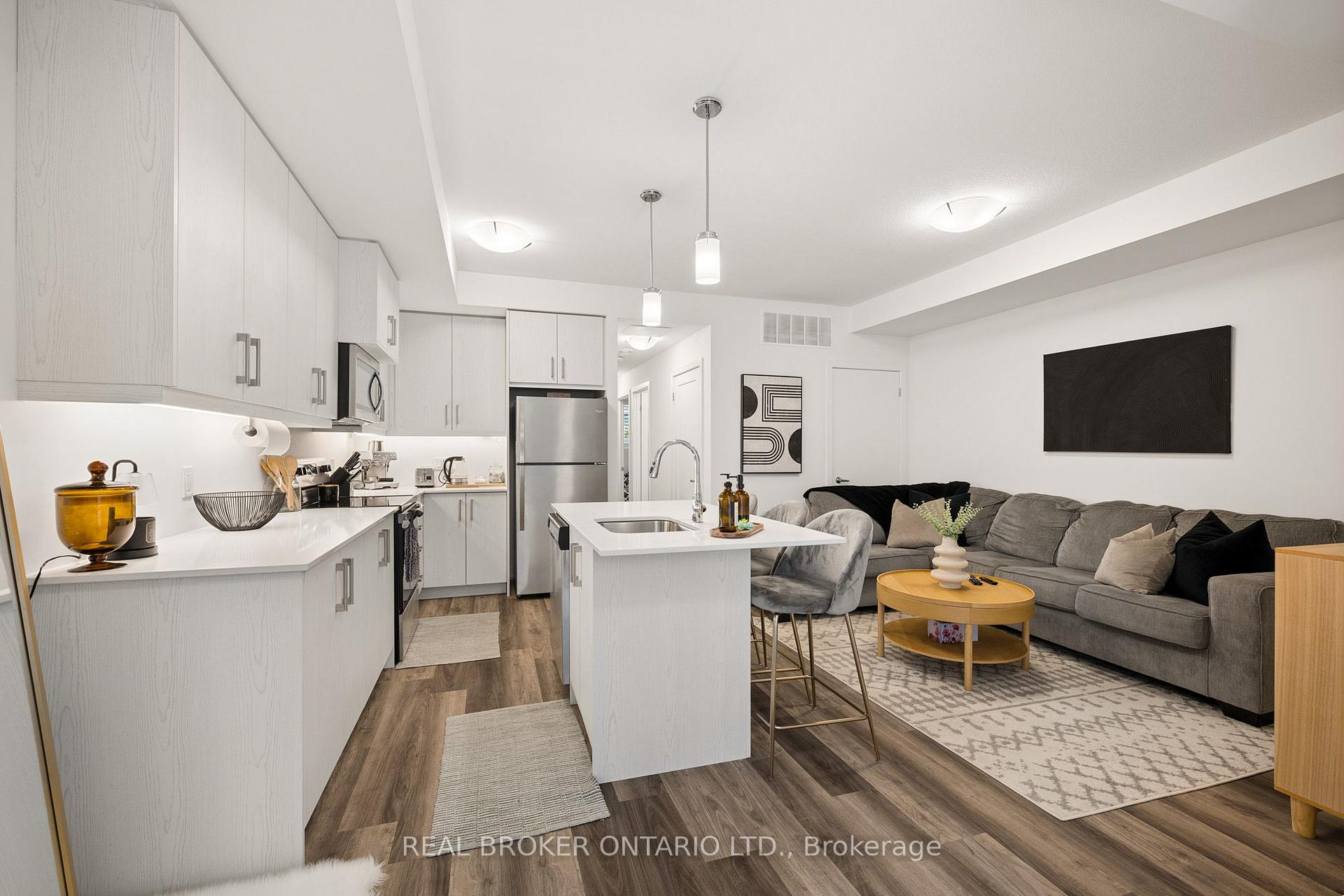 Photo 8 of Unit 1, 10 Palace Street, Kitchener, Laurentian Hills — HOMEH