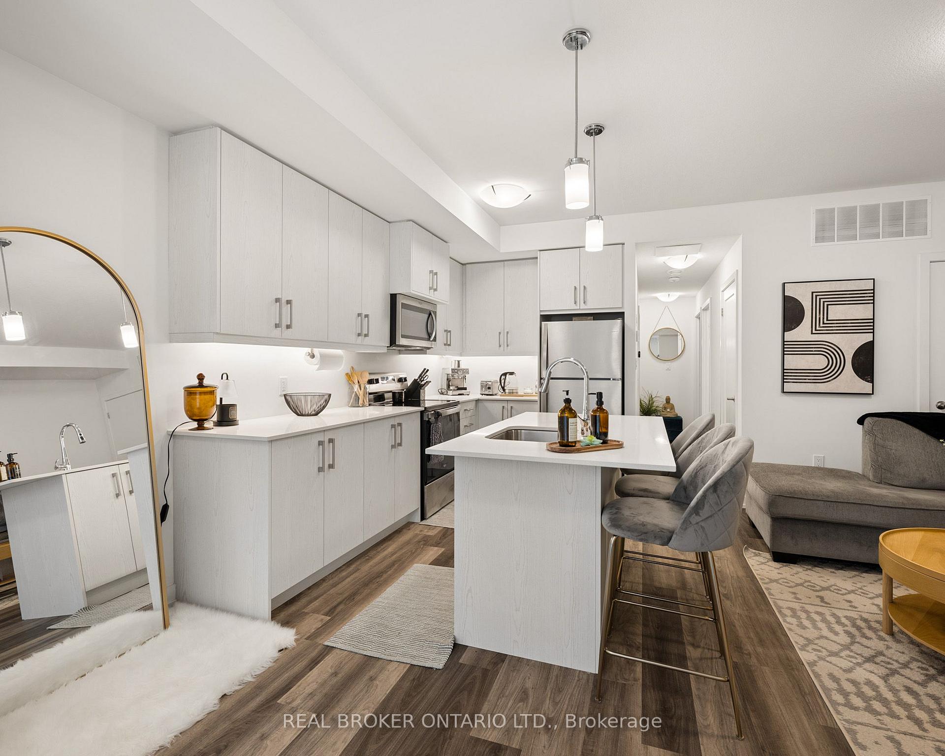 Photo 9 of Unit 1, 10 Palace Street, Kitchener, Laurentian Hills — HOMEH