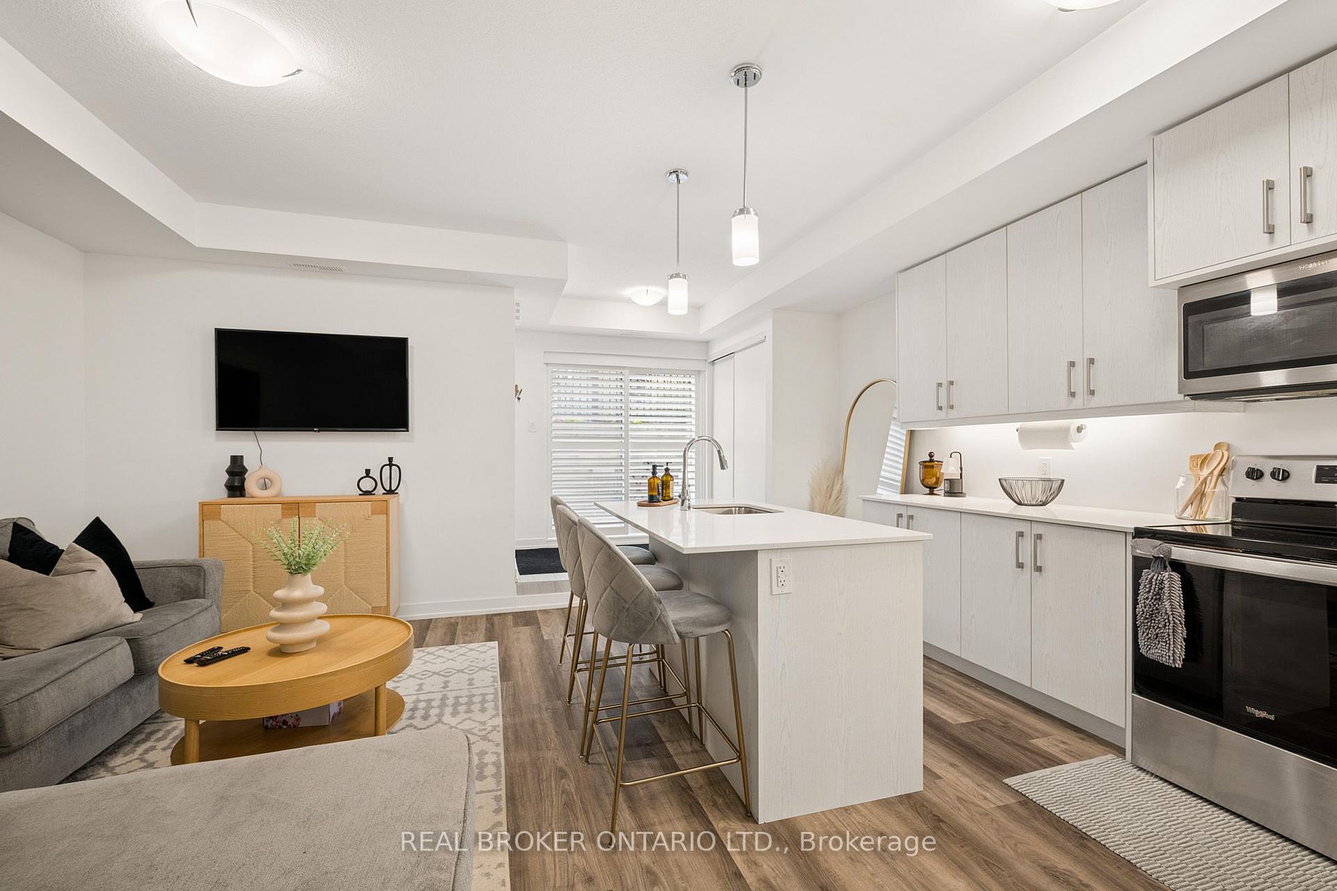 Photo 10 of Unit 1, 10 Palace Street, Kitchener, Laurentian Hills — HOMEH