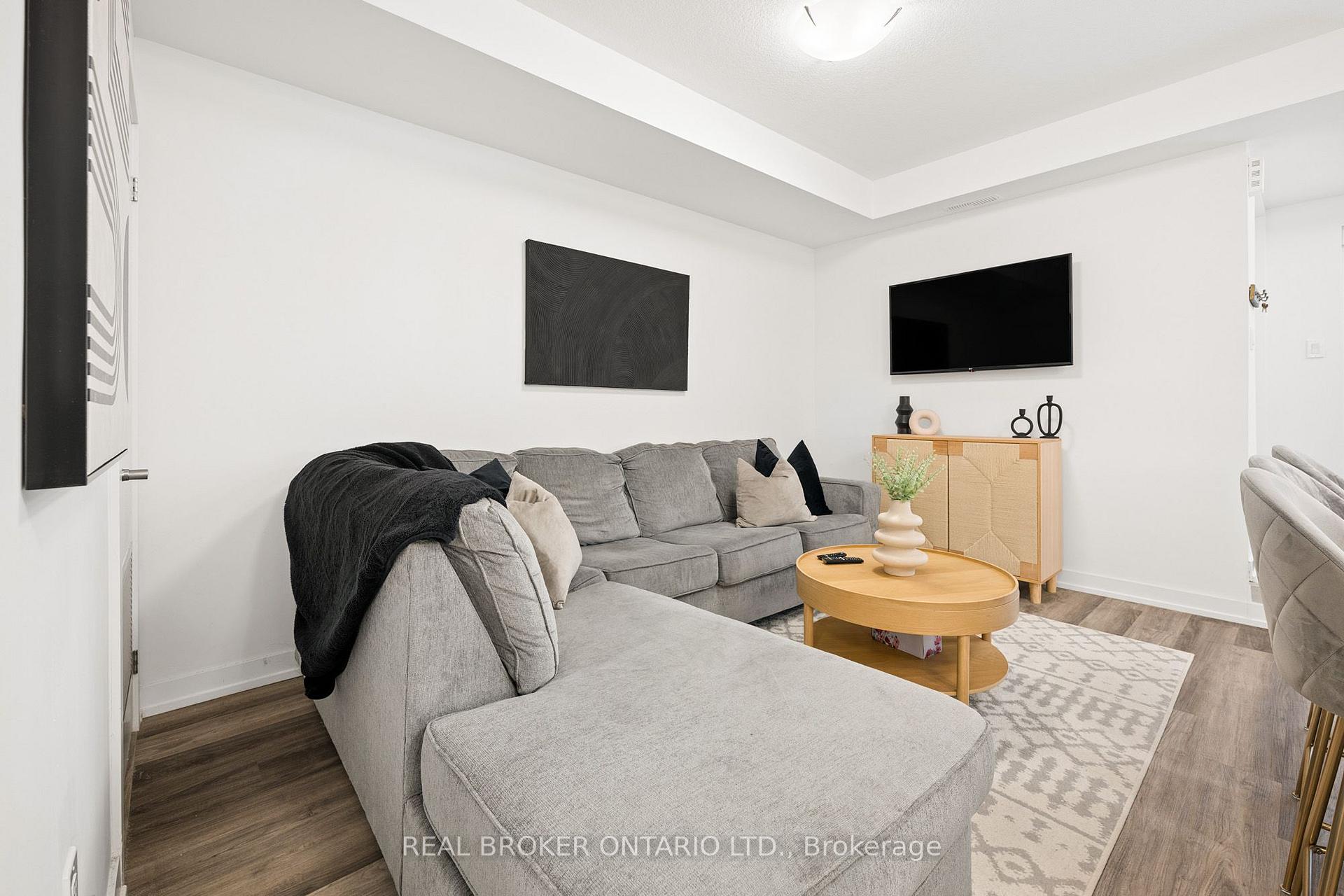 Photo 14 of Unit 1, 10 Palace Street, Kitchener, Laurentian Hills — HOMEH
