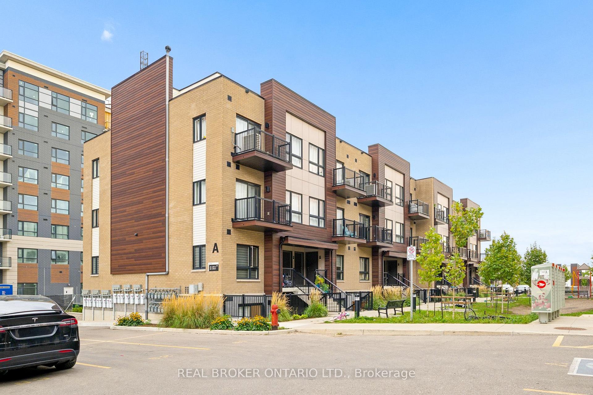 Photo 26 of Unit 1, 10 Palace Street, Kitchener, Laurentian Hills — HOMEH