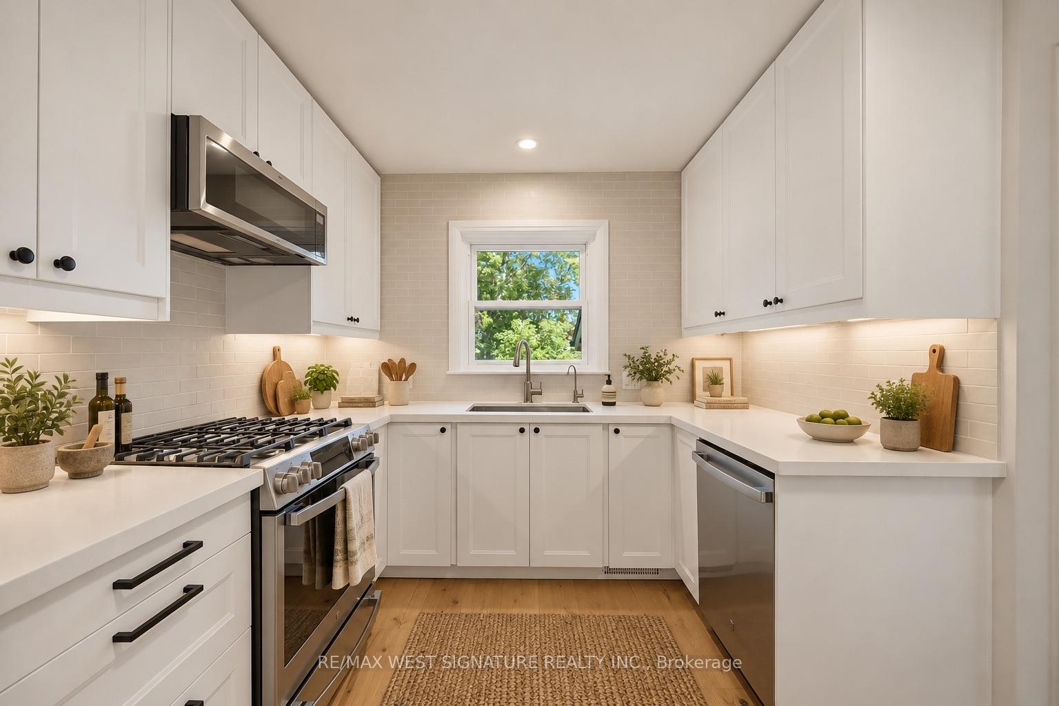 Photo 9 of 55 John Street, Caledon, Bolton East — HOMEH