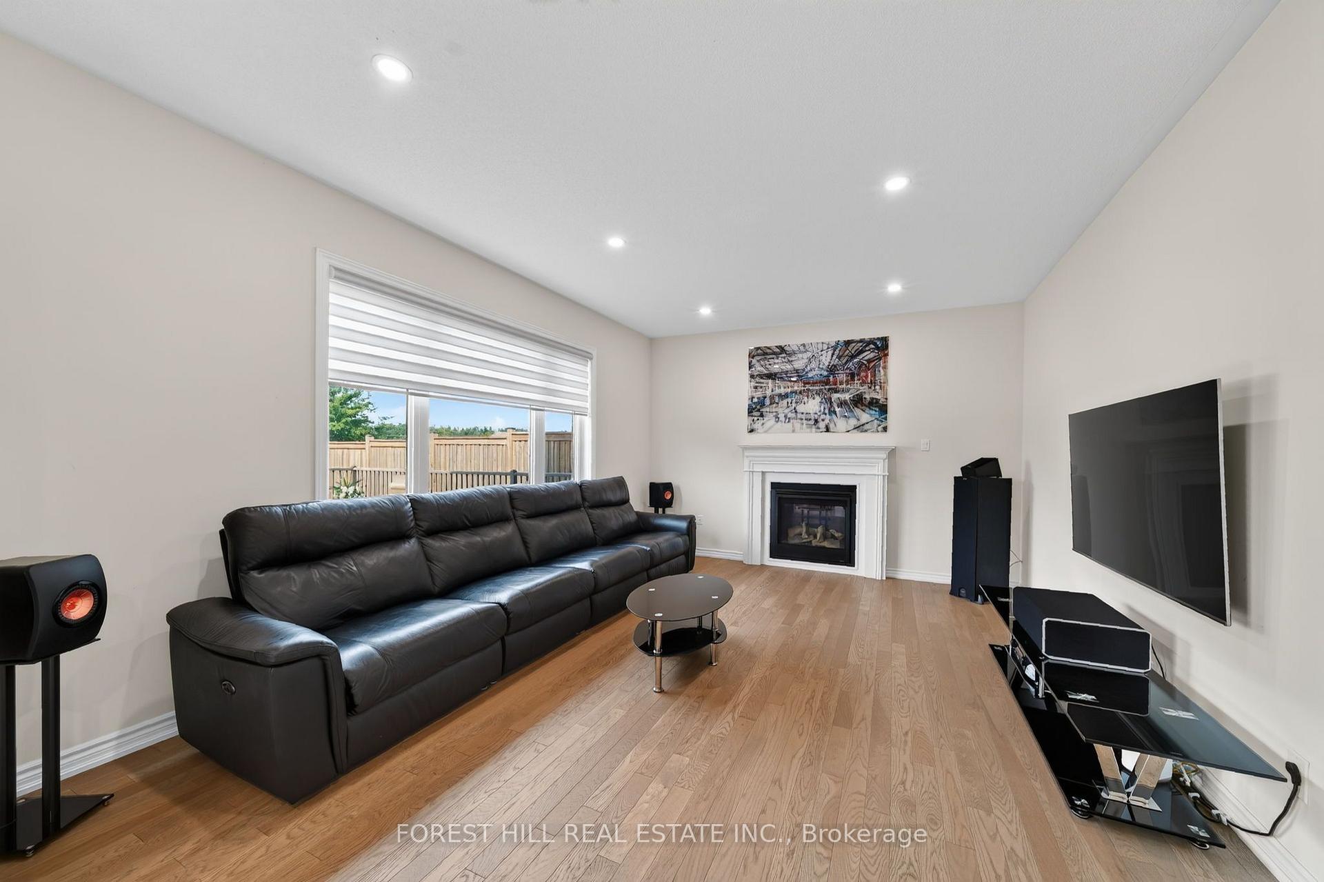 Photo 13 of 37 Rugman Crescent, Springwater, Centre Vespra — HOMEH