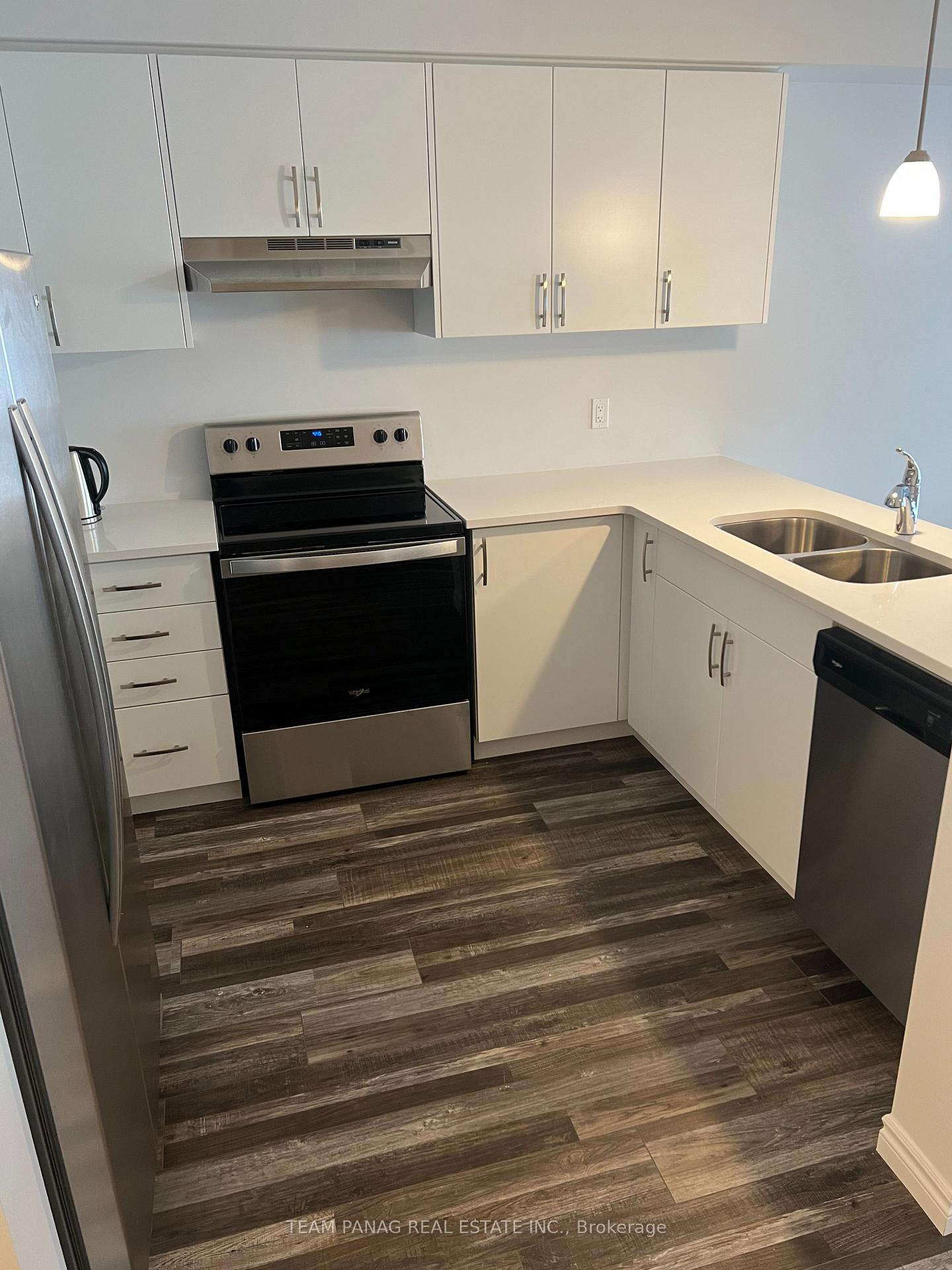 Photo 4 of 299 Bradshaw Drive, Stratford — HOMEH