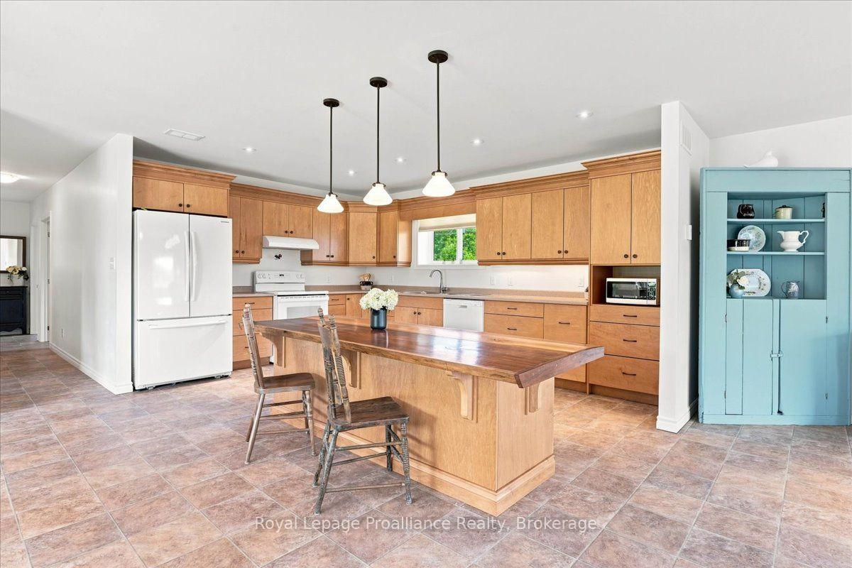 Photo 10 of 254 Airport Road, Quinte West, Sidney Ward — HOMEH