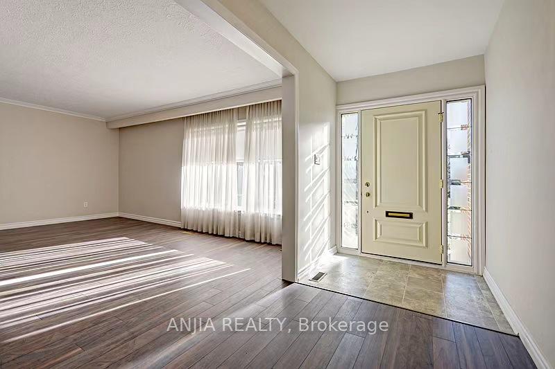 Photo 3 of Unit Upper, 80 Alamosa Drive, North York, Bayview Village — HOMEH