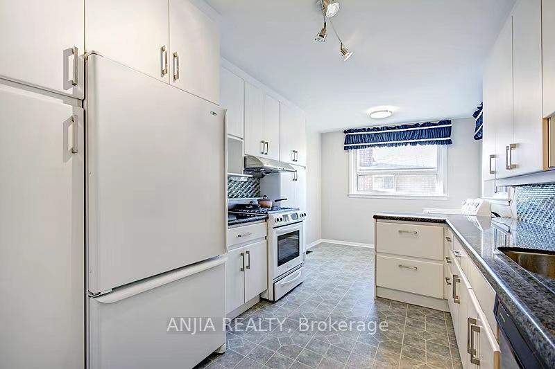 Photo 6 of Unit Upper, 80 Alamosa Drive, North York, Bayview Village — HOMEH