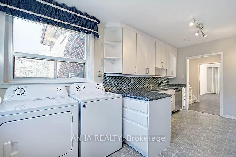 Photo 9 of Unit Upper, 80 Alamosa Drive, North York, Bayview Village — HOMEH
