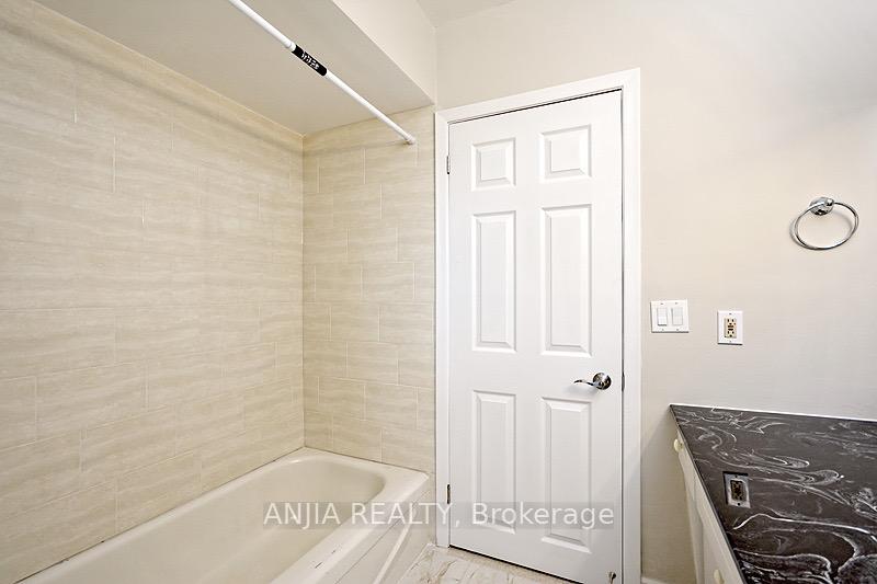 Photo 11 of Unit Upper, 80 Alamosa Drive, North York, Bayview Village — HOMEH