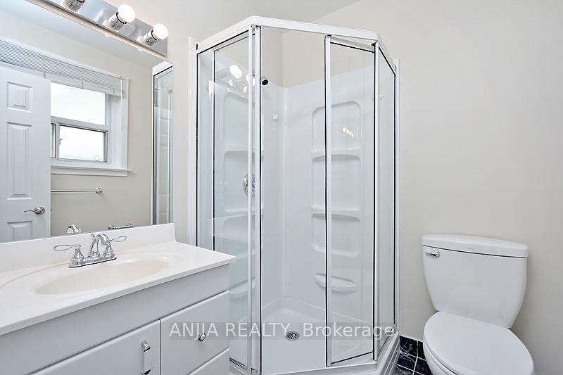 Photo 14 of Unit Upper, 80 Alamosa Drive, North York, Bayview Village — HOMEH