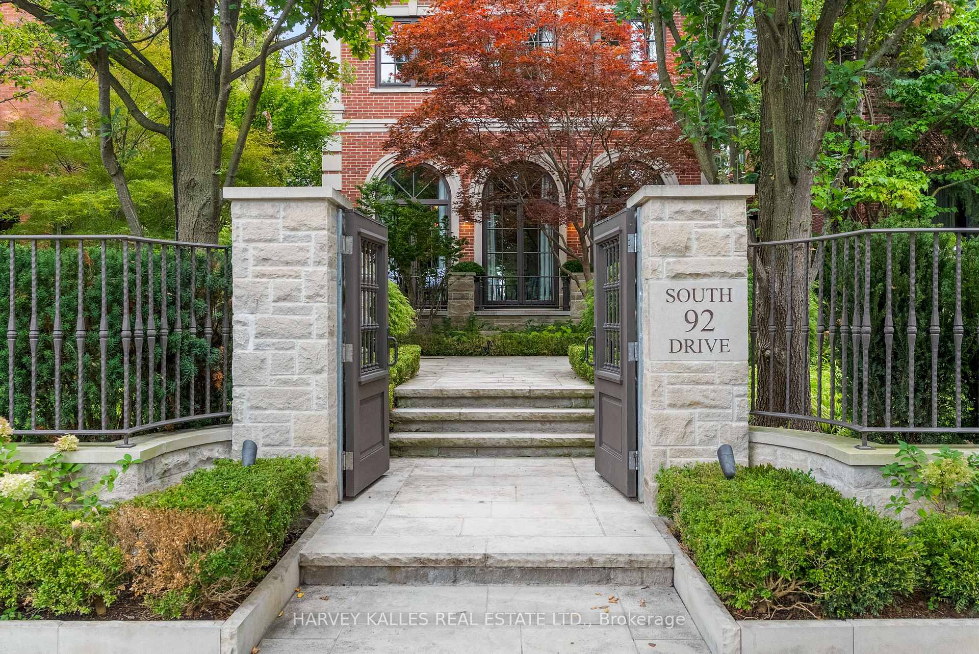 Photo 2 of 92 South Drive, Toronto, Rosedale-Moore Park — HOMEH