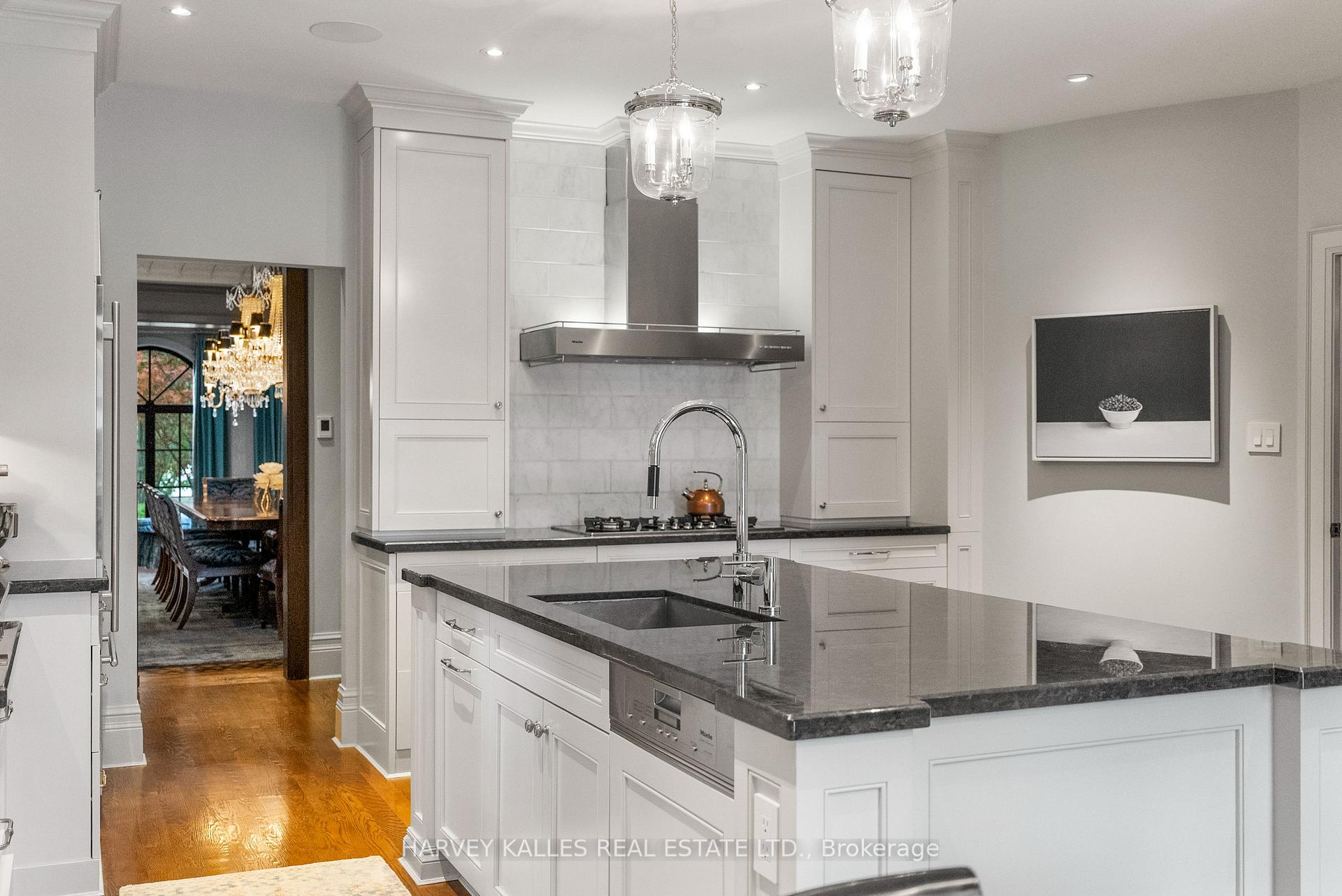 Photo 21 of 92 South Drive, Toronto, Rosedale-Moore Park — HOMEH