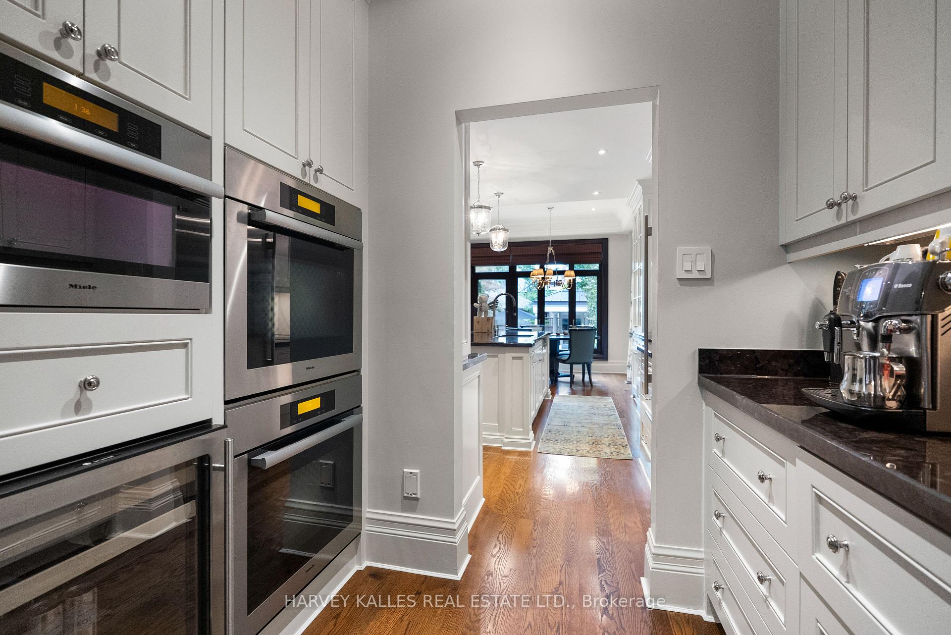 Photo 23 of 92 South Drive, Toronto, Rosedale-Moore Park — HOMEH