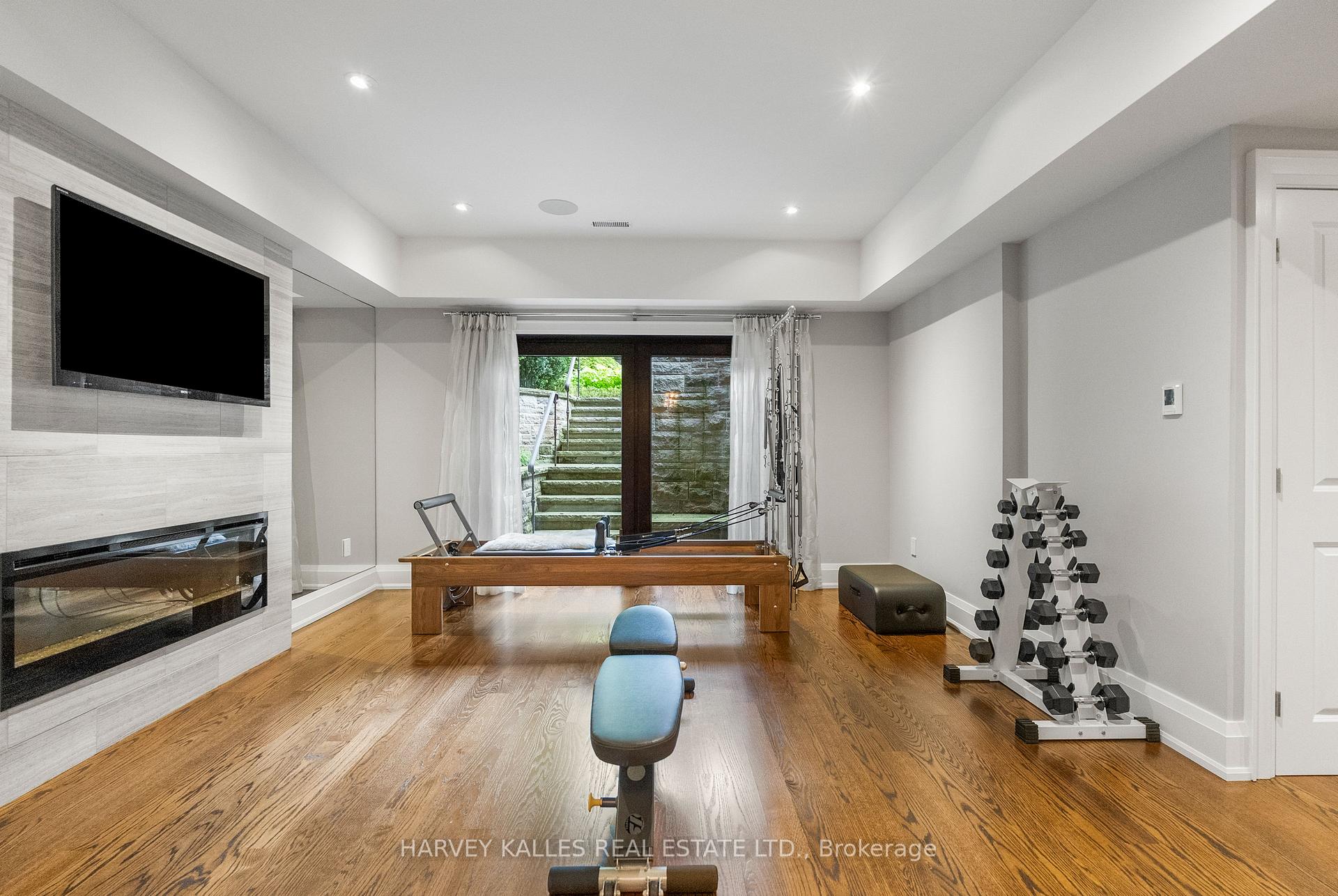 Photo 30 of 92 South Drive, Toronto, Rosedale-Moore Park — HOMEH
