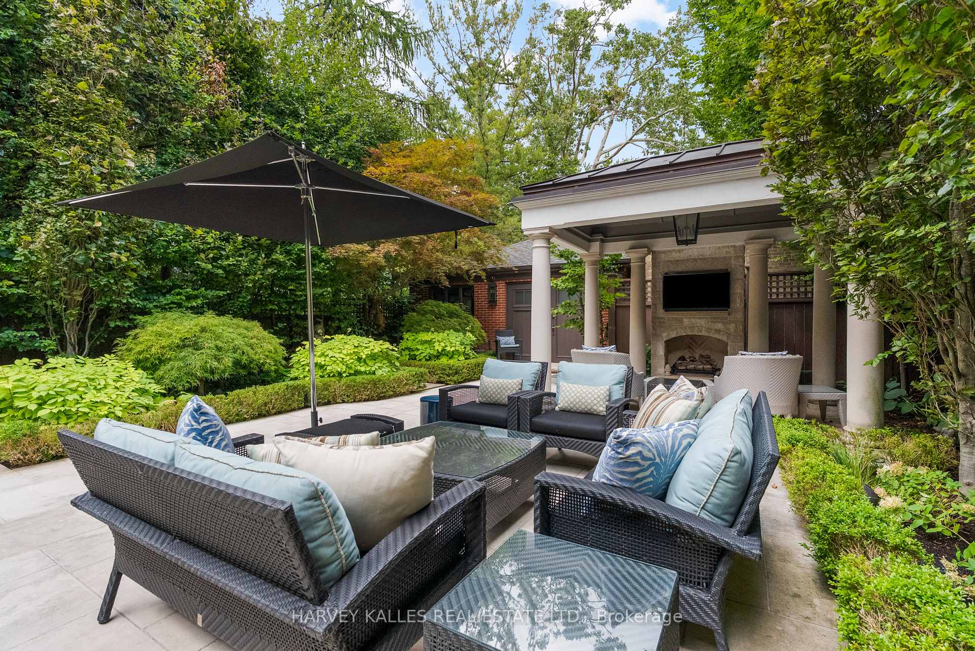 Photo 38 of 92 South Drive, Toronto, Rosedale-Moore Park — HOMEH