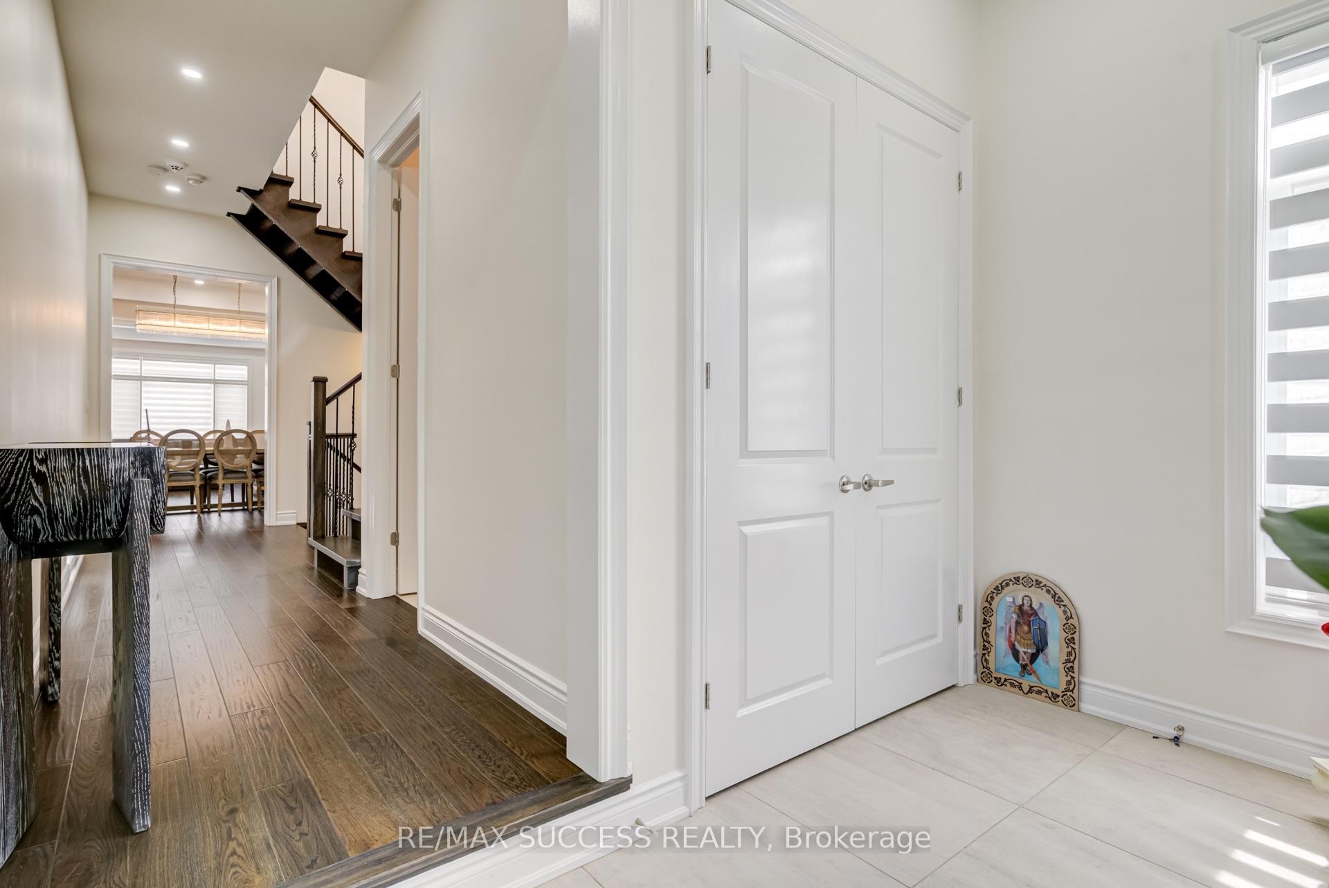 Photo 6 of 62 Threshing Mill Boulevard, Oakville, Glenorchy — HOMEH