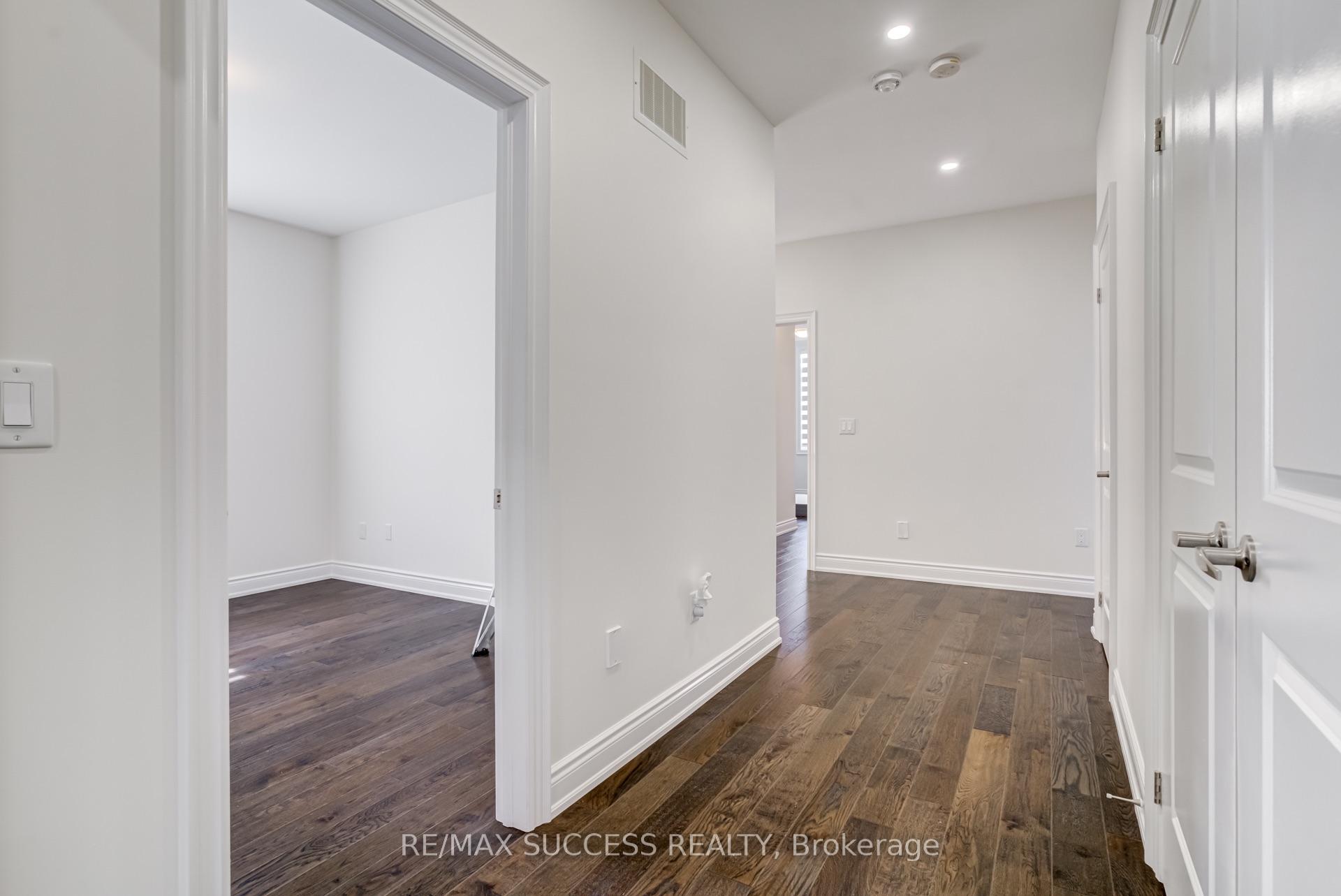 Photo 30 of 62 Threshing Mill Boulevard, Oakville, Glenorchy — HOMEH