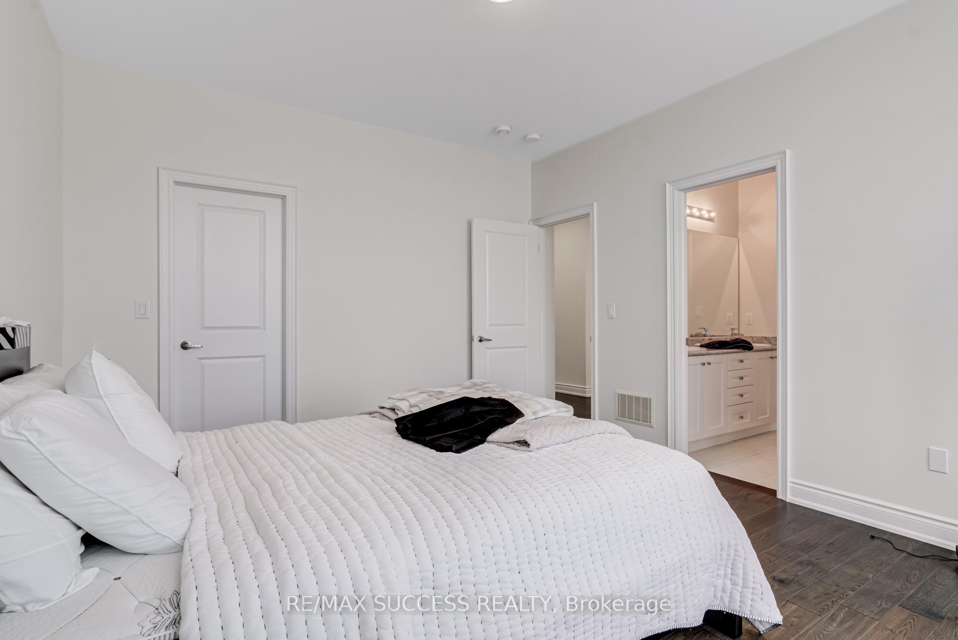 Photo 32 of 62 Threshing Mill Boulevard, Oakville, Glenorchy — HOMEH
