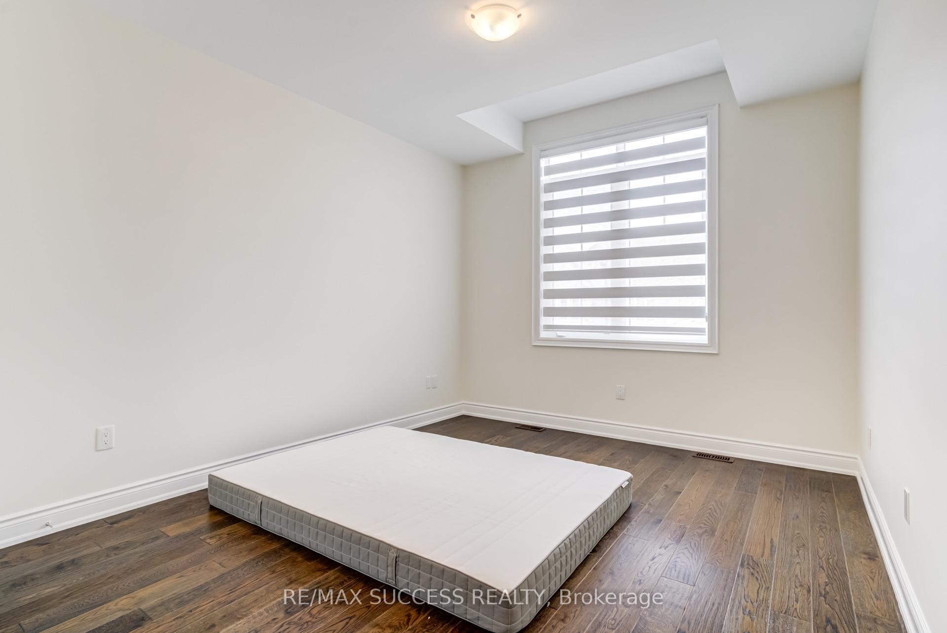 Photo 35 of 62 Threshing Mill Boulevard, Oakville, Glenorchy — HOMEH