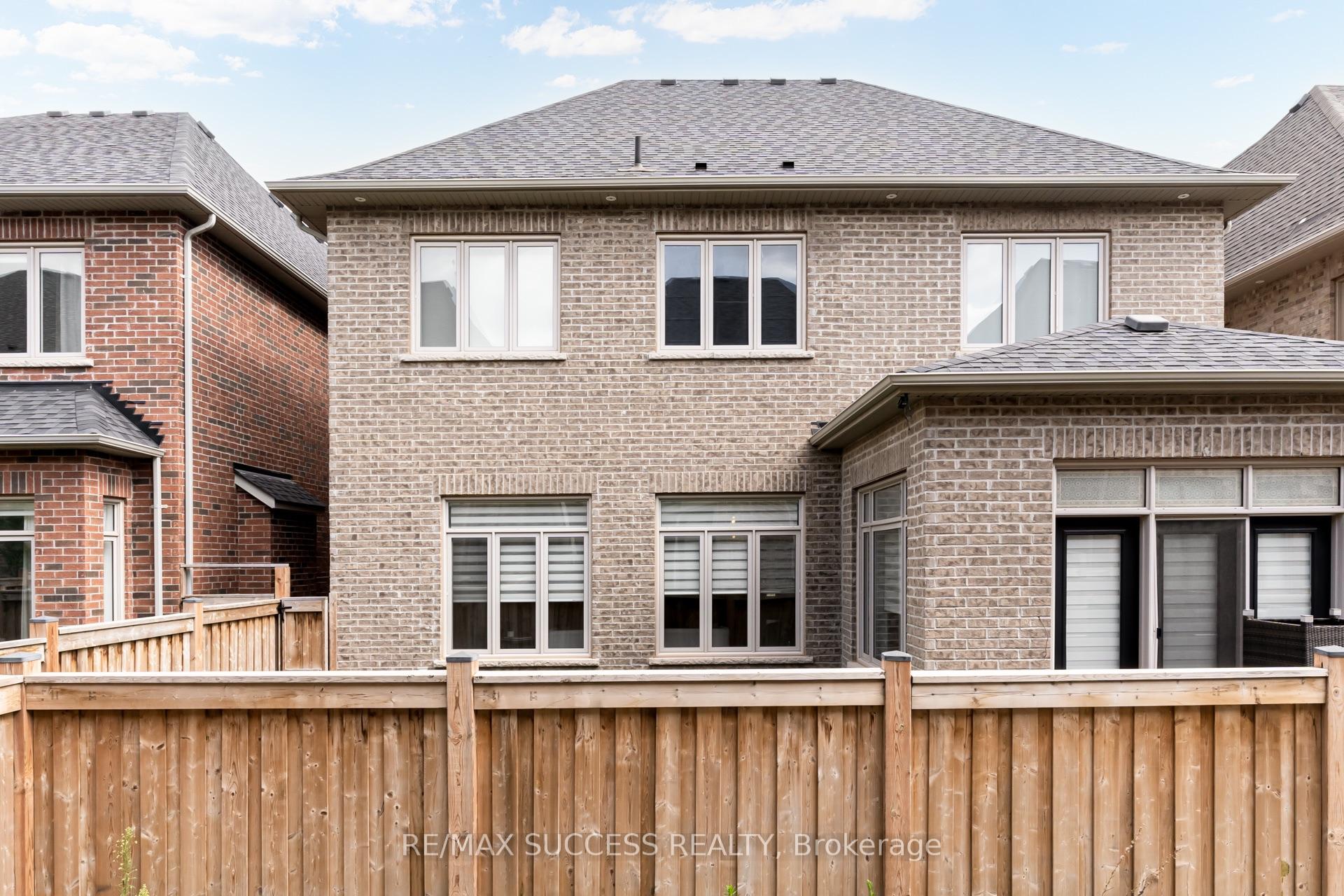 Photo 44 of 62 Threshing Mill Boulevard, Oakville, Glenorchy — HOMEH