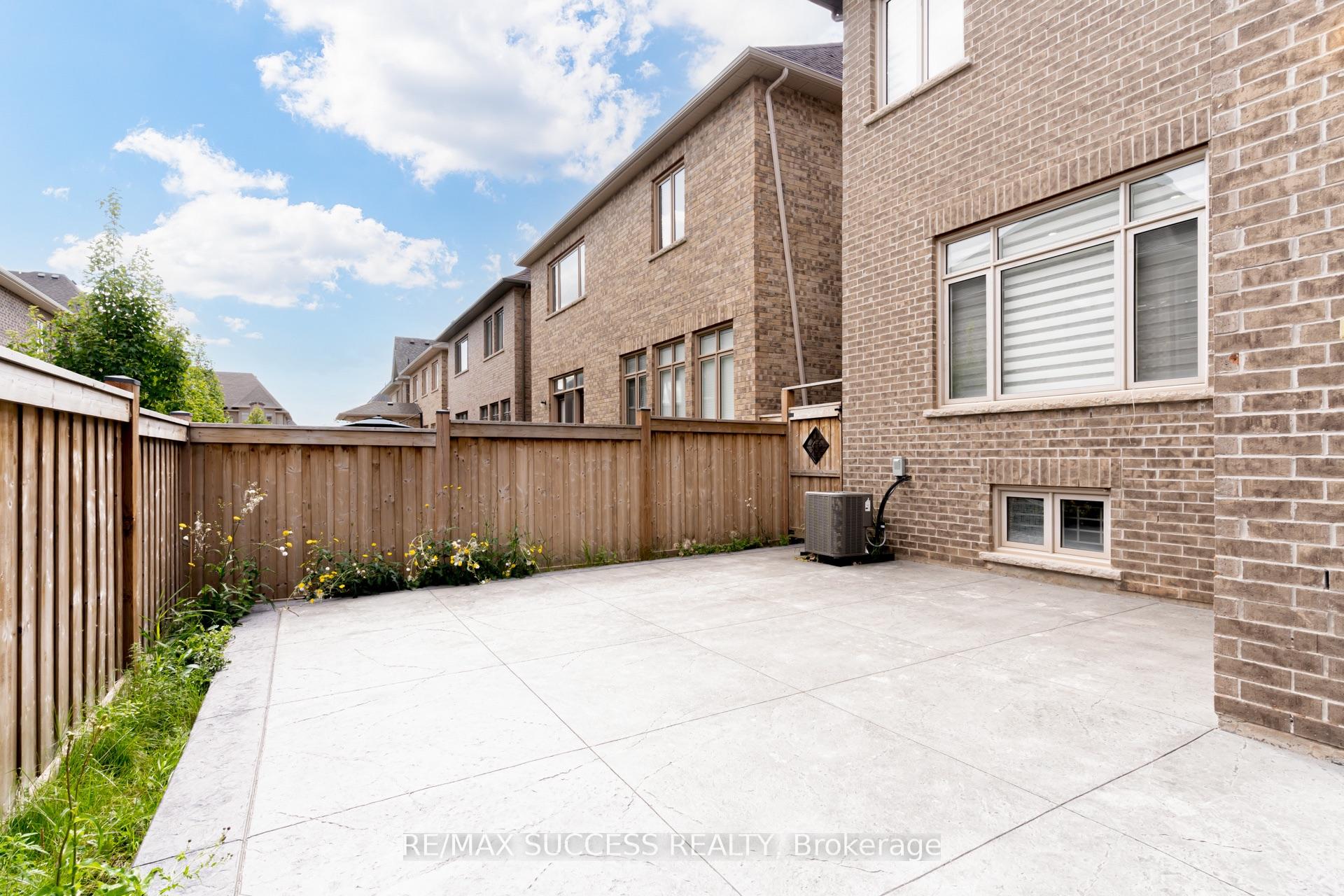 Photo 48 of 62 Threshing Mill Boulevard, Oakville, Glenorchy — HOMEH