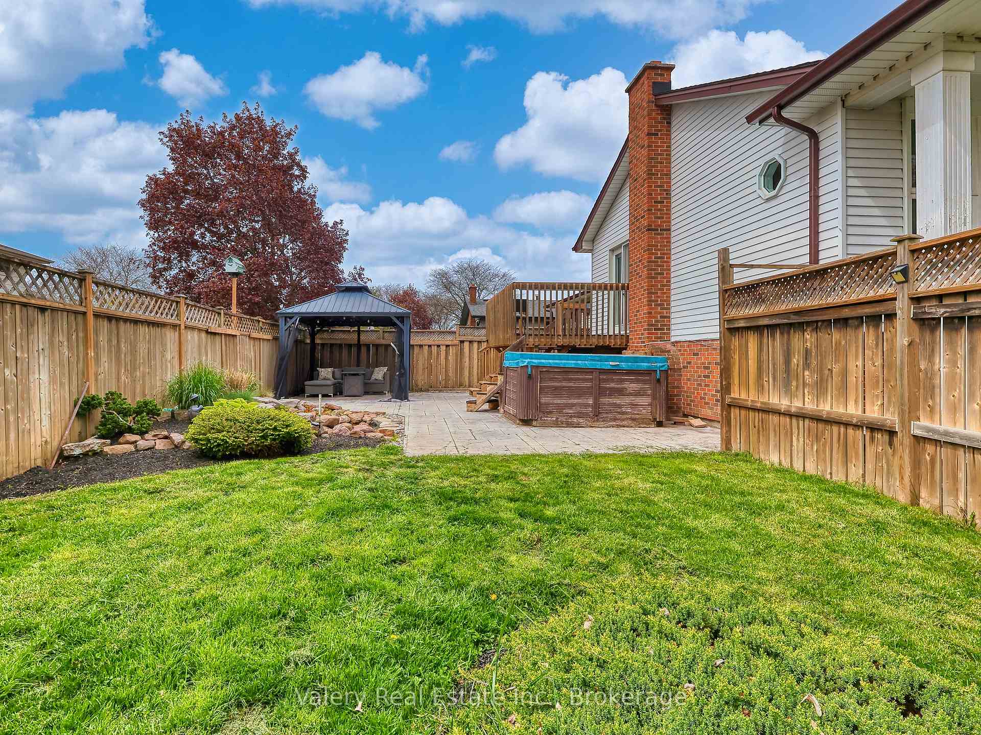 Photo 5 of 36 Rochelle Drive, St. Catharines, Bunting/Linwell — HOMEH