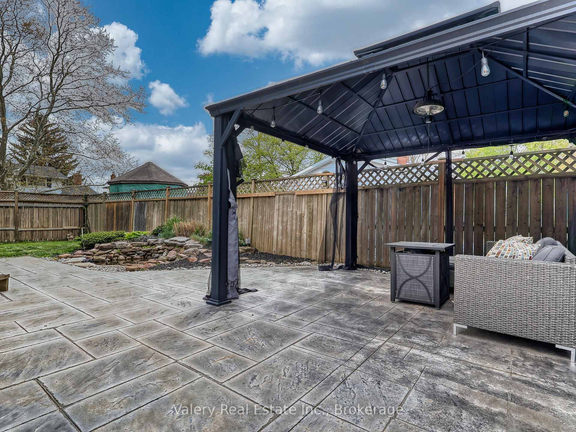 Photo 7 of 36 Rochelle Drive, St. Catharines, Bunting/Linwell — HOMEH