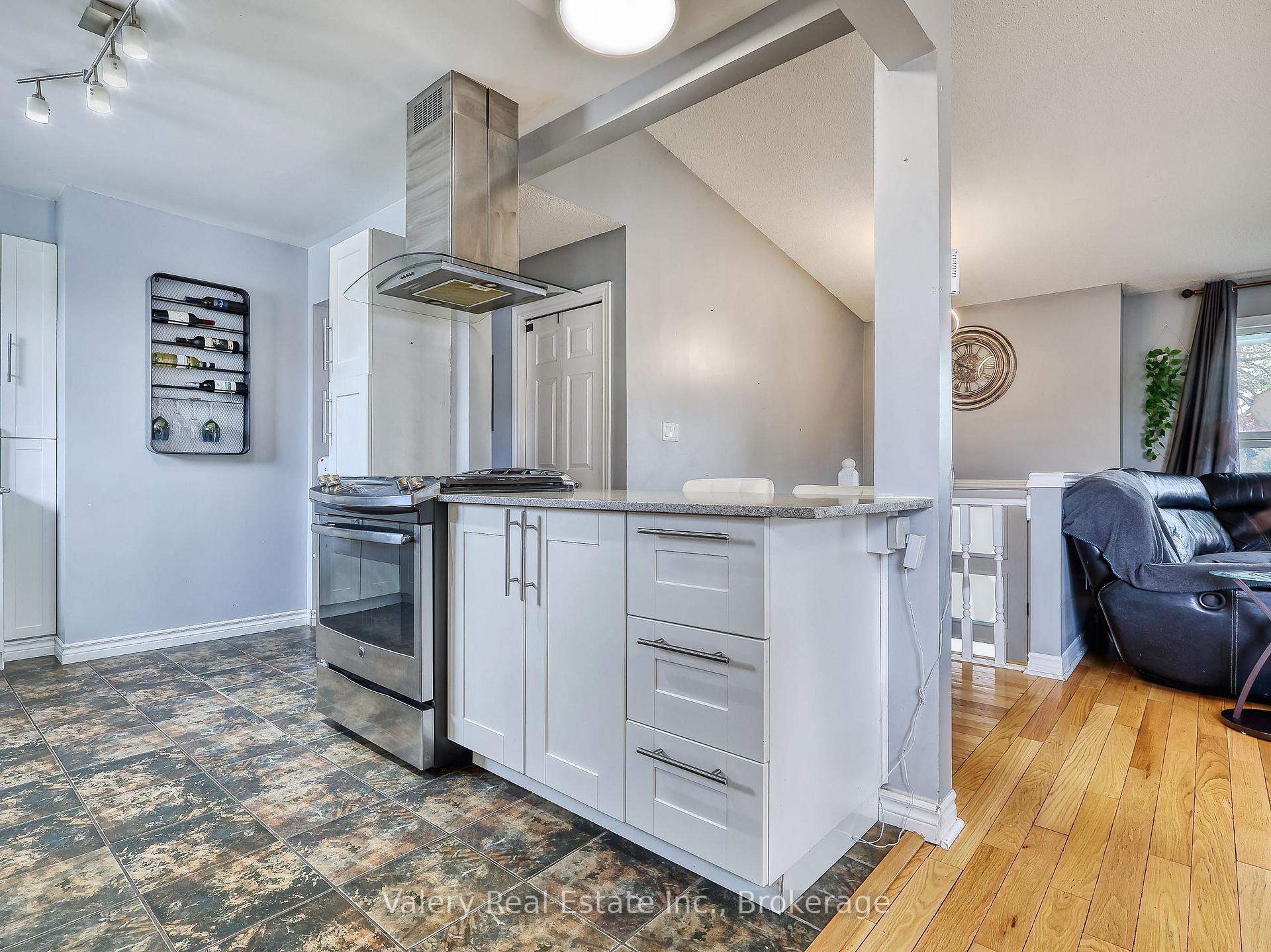 Photo 12 of 36 Rochelle Drive, St. Catharines, Bunting/Linwell — HOMEH
