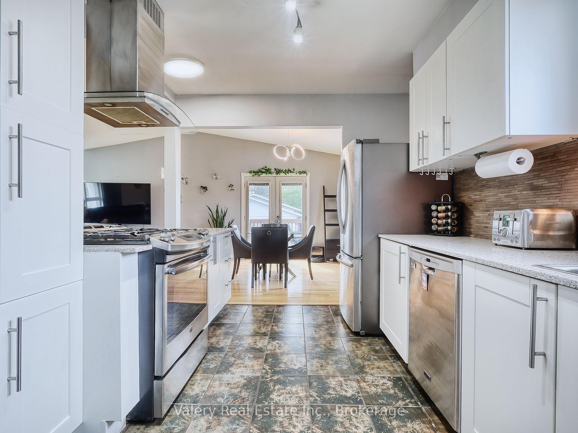 Photo 14 of 36 Rochelle Drive, St. Catharines, Bunting/Linwell — HOMEH