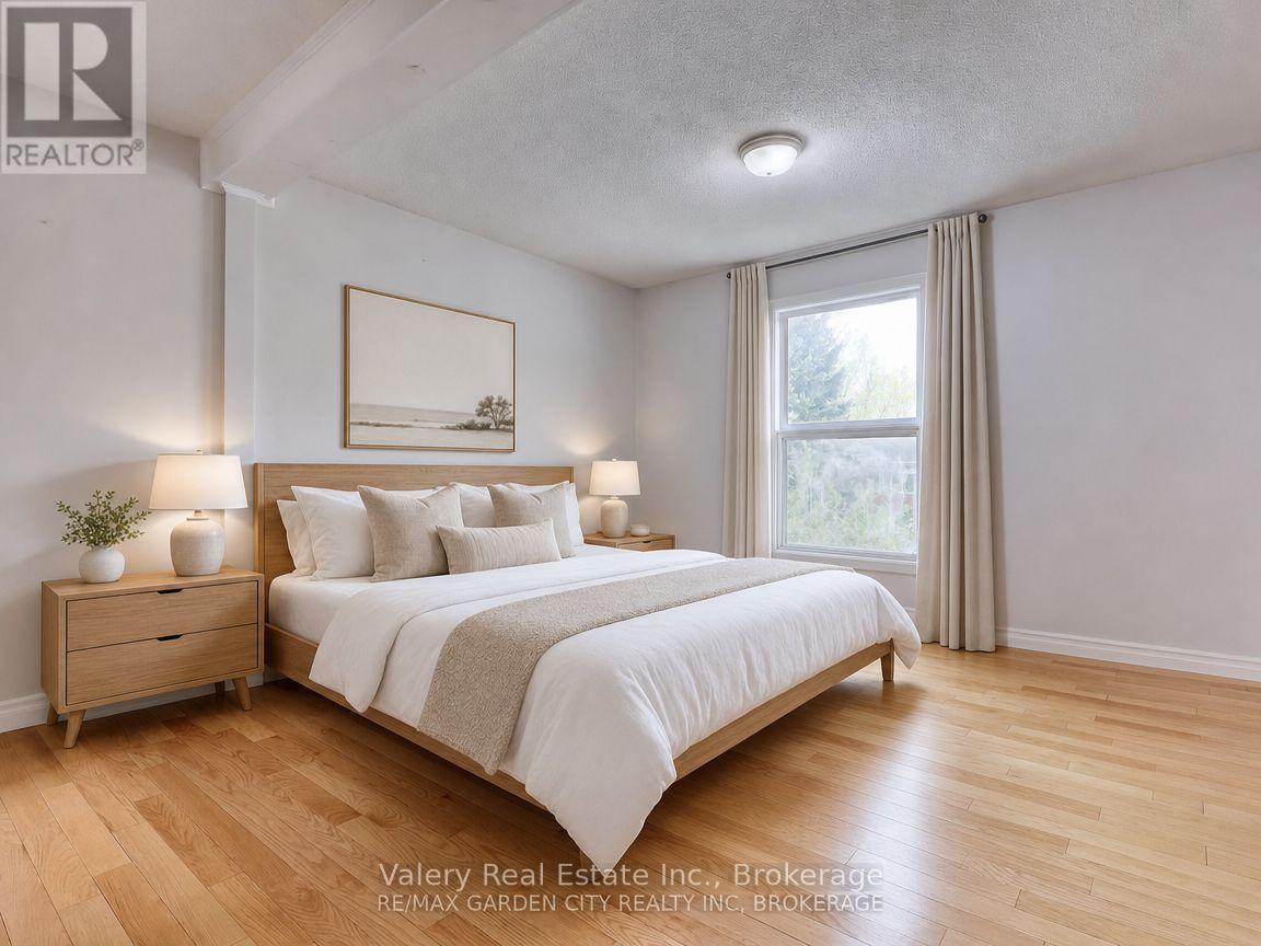 Photo 16 of 36 Rochelle Drive, St. Catharines, Bunting/Linwell — HOMEH