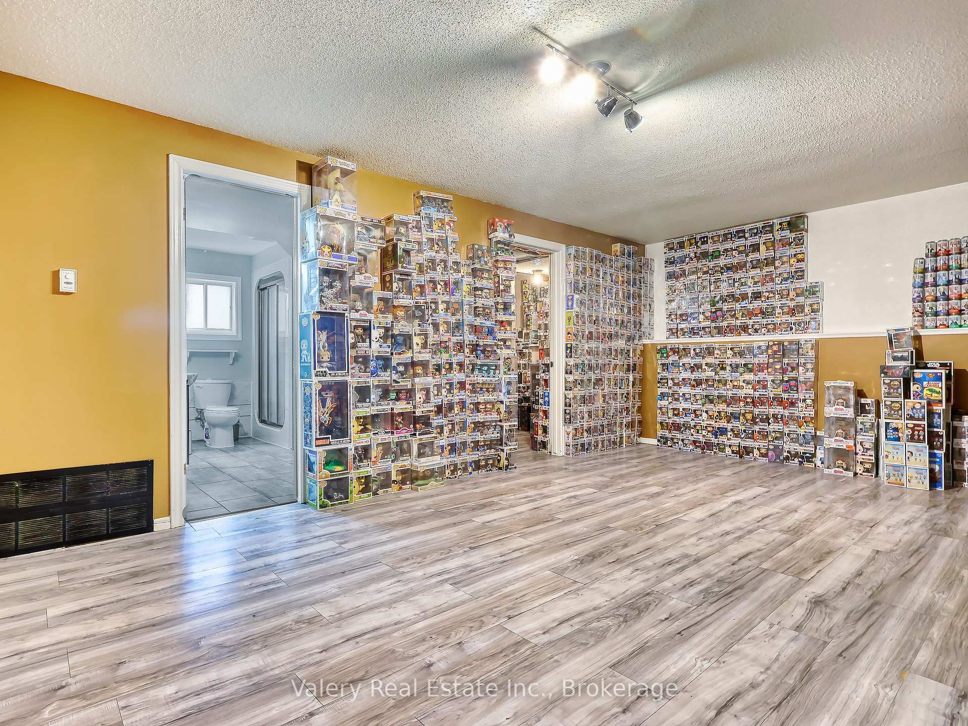 Photo 23 of 36 Rochelle Drive, St. Catharines, Bunting/Linwell — HOMEH